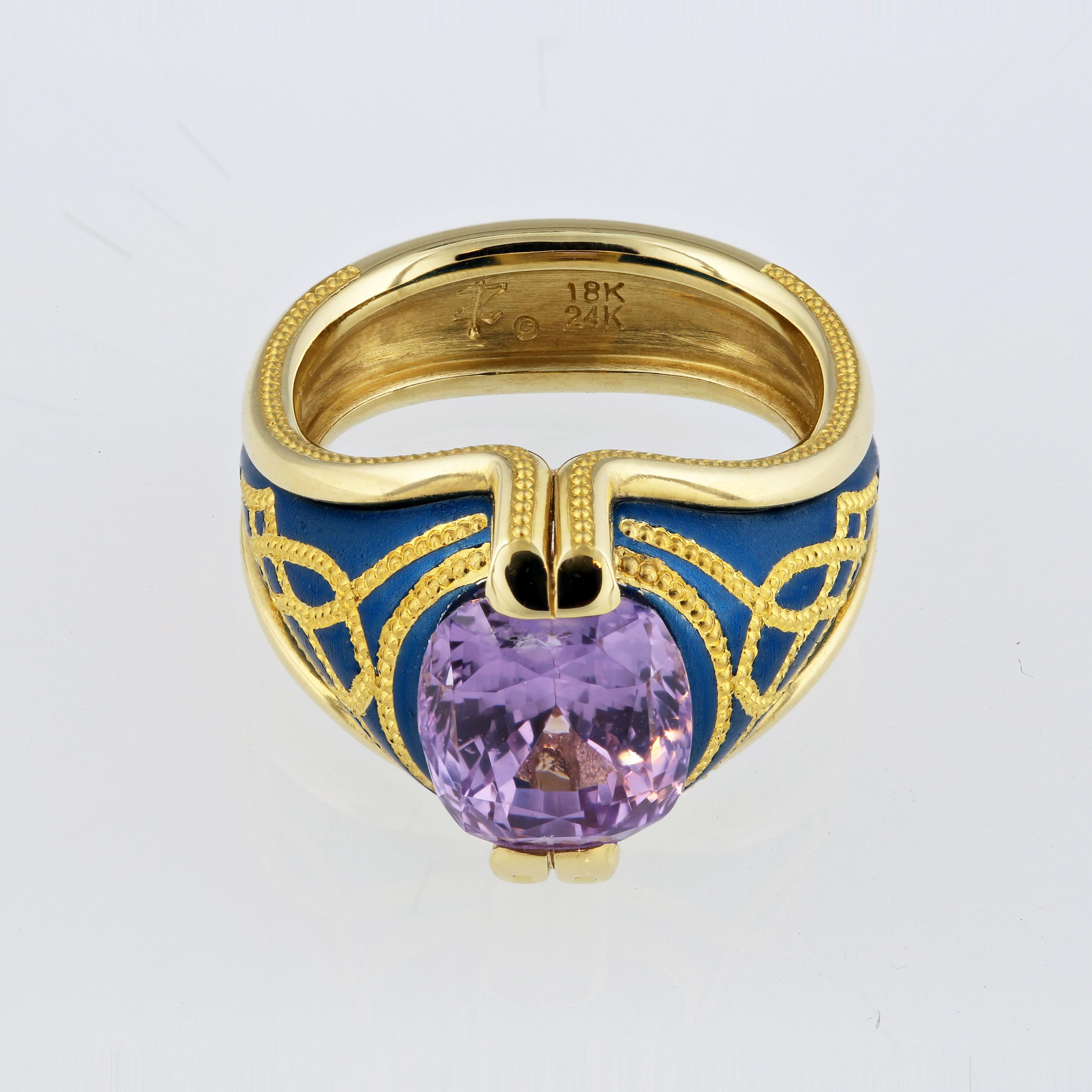 Cushion Cut Lavender Sapphire Ring in Blue and Gold by Zoltan David For Sale