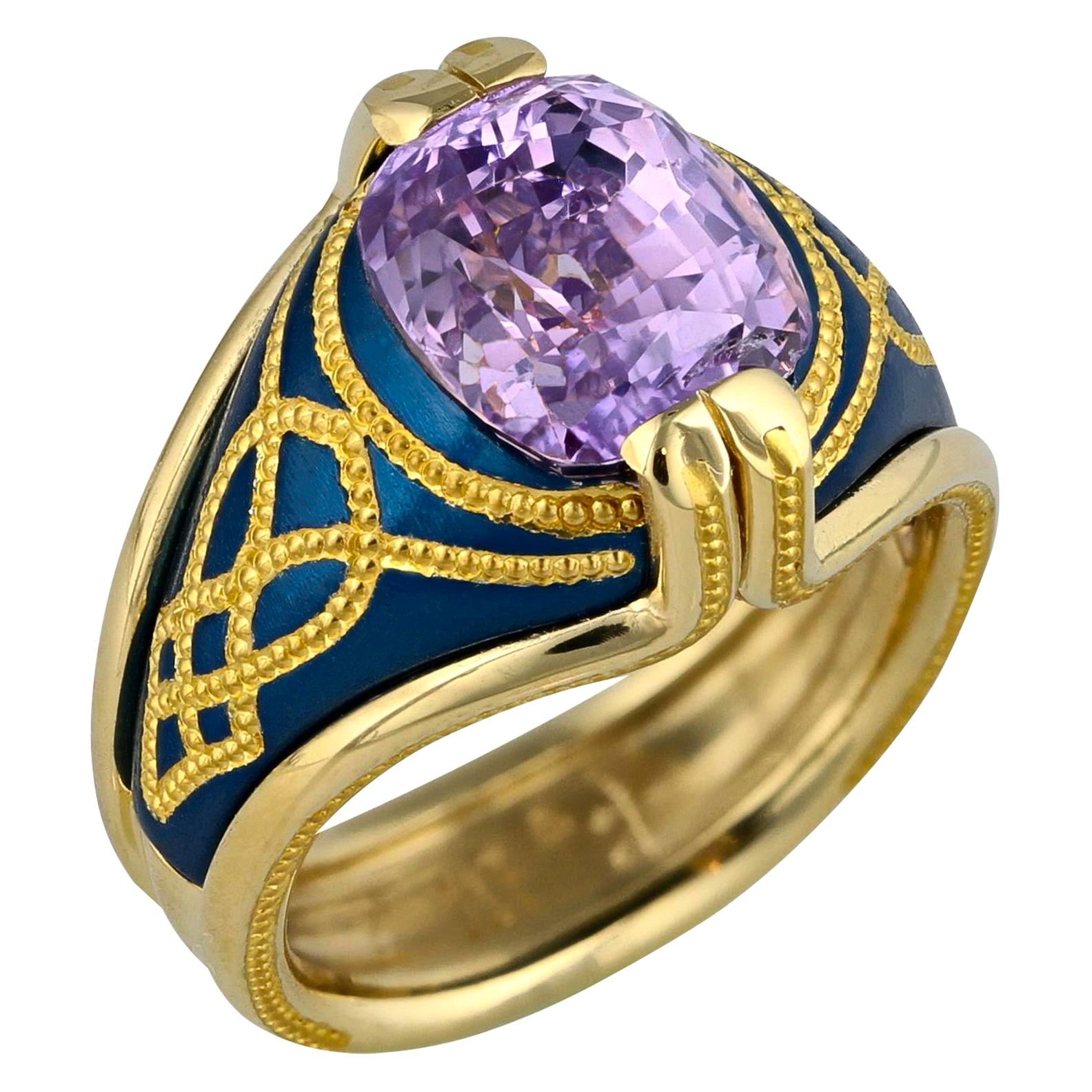 Lavendelfarbener Saphir-Ring in Blau und Gold von Zoltan David im Angebot