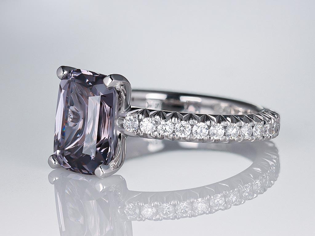 Cushion Cut Lavender Spinel 3.41 carat Ring with diamonds in 18K white gold For Sale