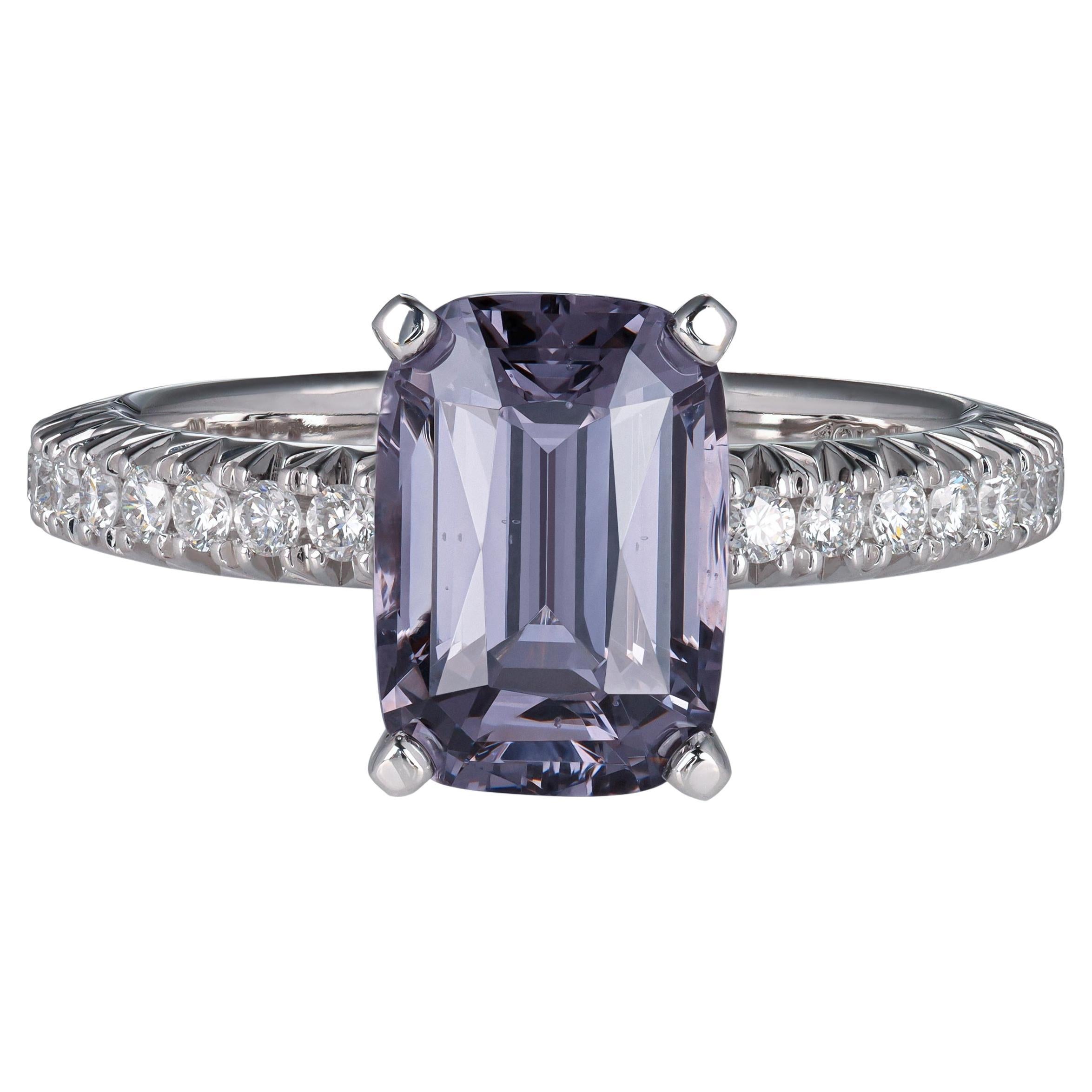 Lavender Spinel 3.41 carat Ring with diamonds in 18K white gold For Sale