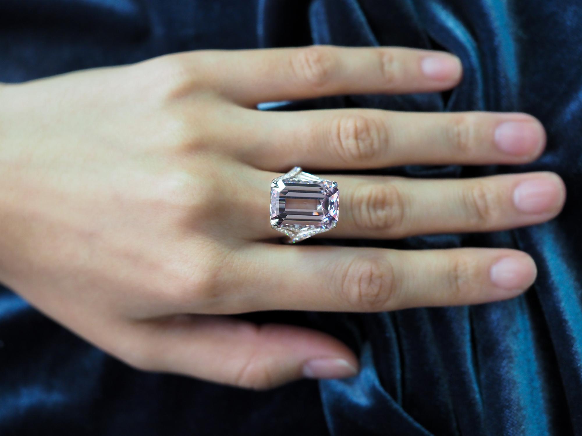 Modern Lavender Spinel Ring, 18 K White Gold and Diamonds Lavender Spinel Ring For Sale