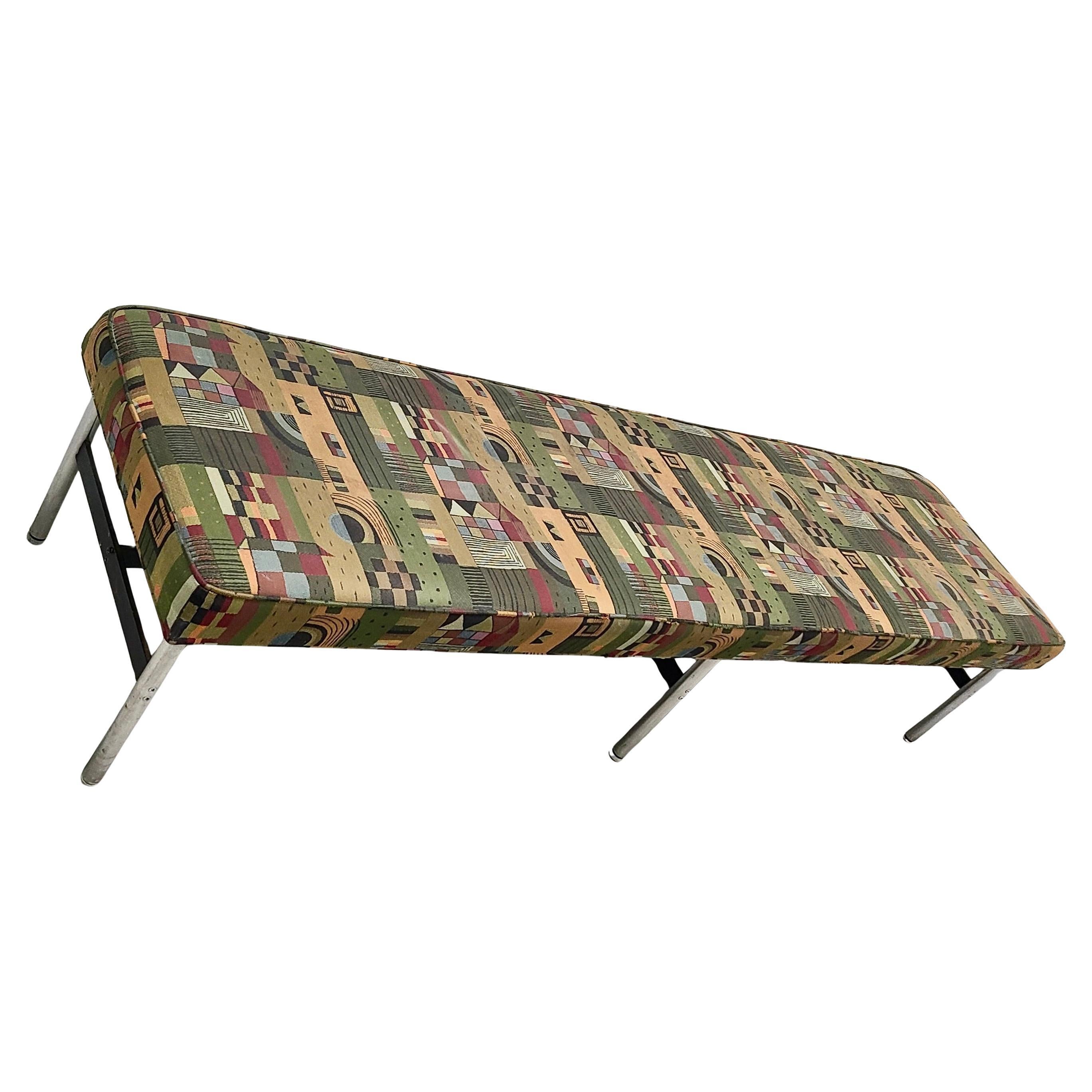 Milieu du XXe siècle Laverne International Long Bench NYC Series en vente