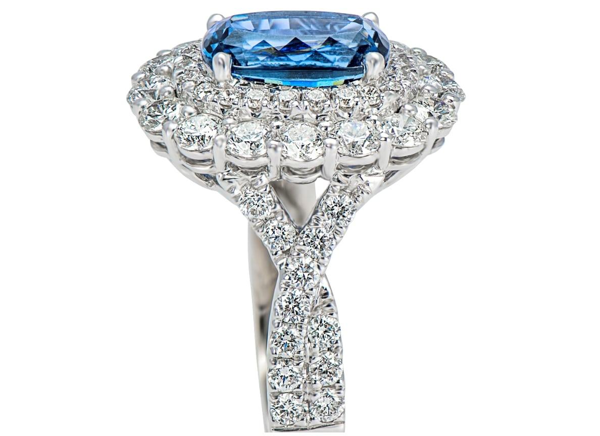Laviere Blue Sapphire and Diamond Cocktail Ring In New Condition For Sale In Dubai, Dubai