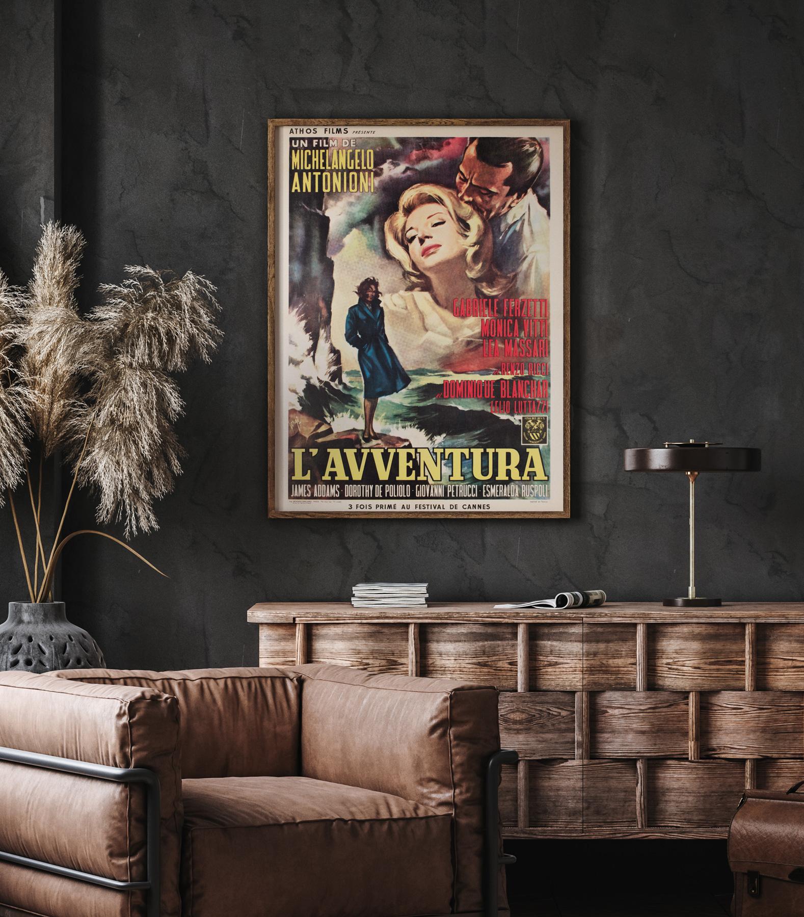Increíblemente raro y bello cartel de cine francés Moyenne del primer año de estreno de L'Avventura, el gran clásico de Michelangelo Antonioni. Con un impresionante diseño de Carlantonio Longi de Gabriele Ferzetti & Monica Vitti.

Este póster