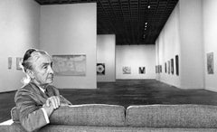 Lawrence Fried - Georgia O'Keeffe im Whitney Museum, 1970, gedruckt nach