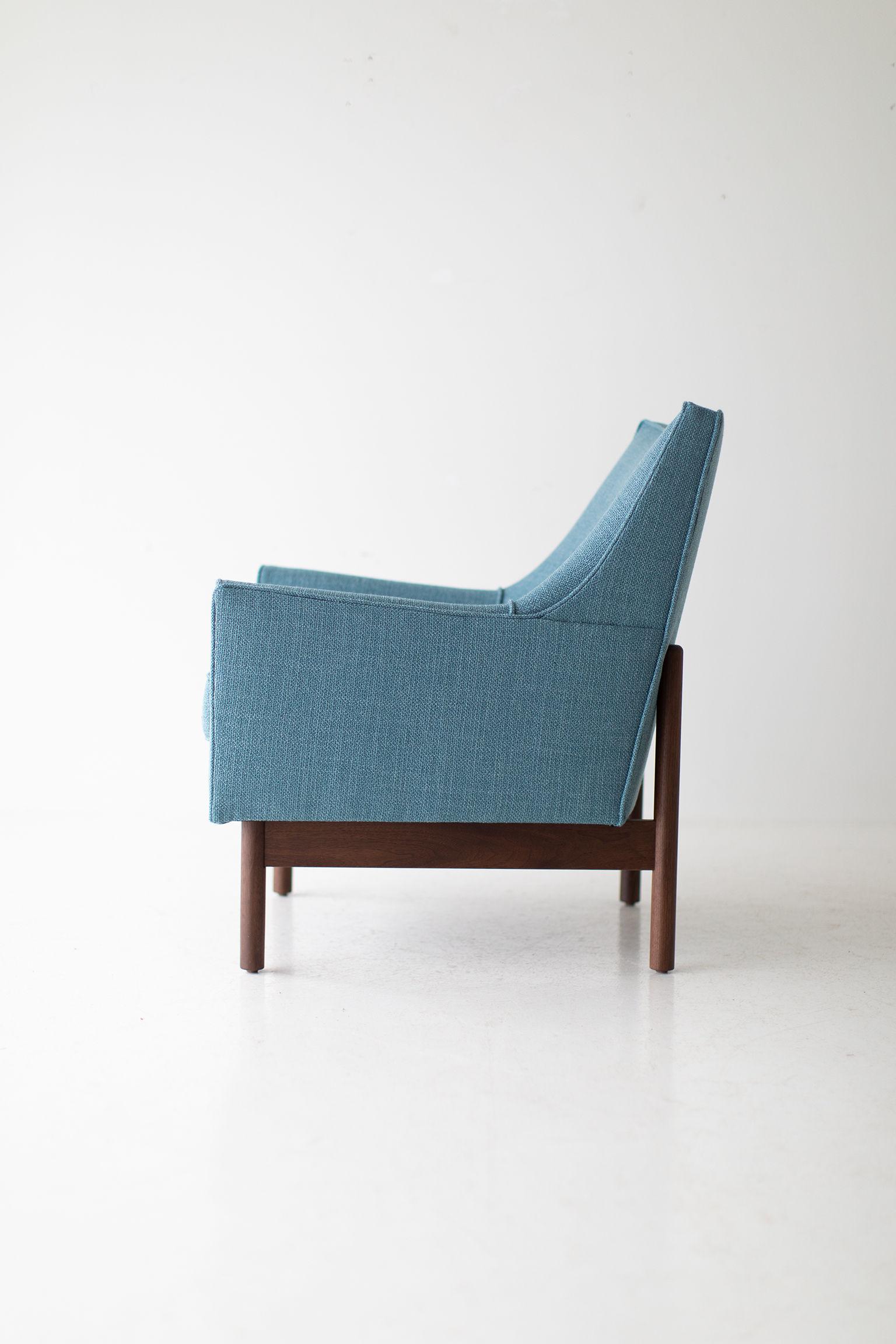 Designer: Lawrence Peabody

Hersteller: Craft Associates Möbel
Zeitraum/Modell: Moderne Mitte des Jahrhunderts
Merkmale: Walnuss, dick gewebtes Gewebe

Dieser Lawrence Peabody Lounge Chair für Craft Associates Furniture ist fachmännisch