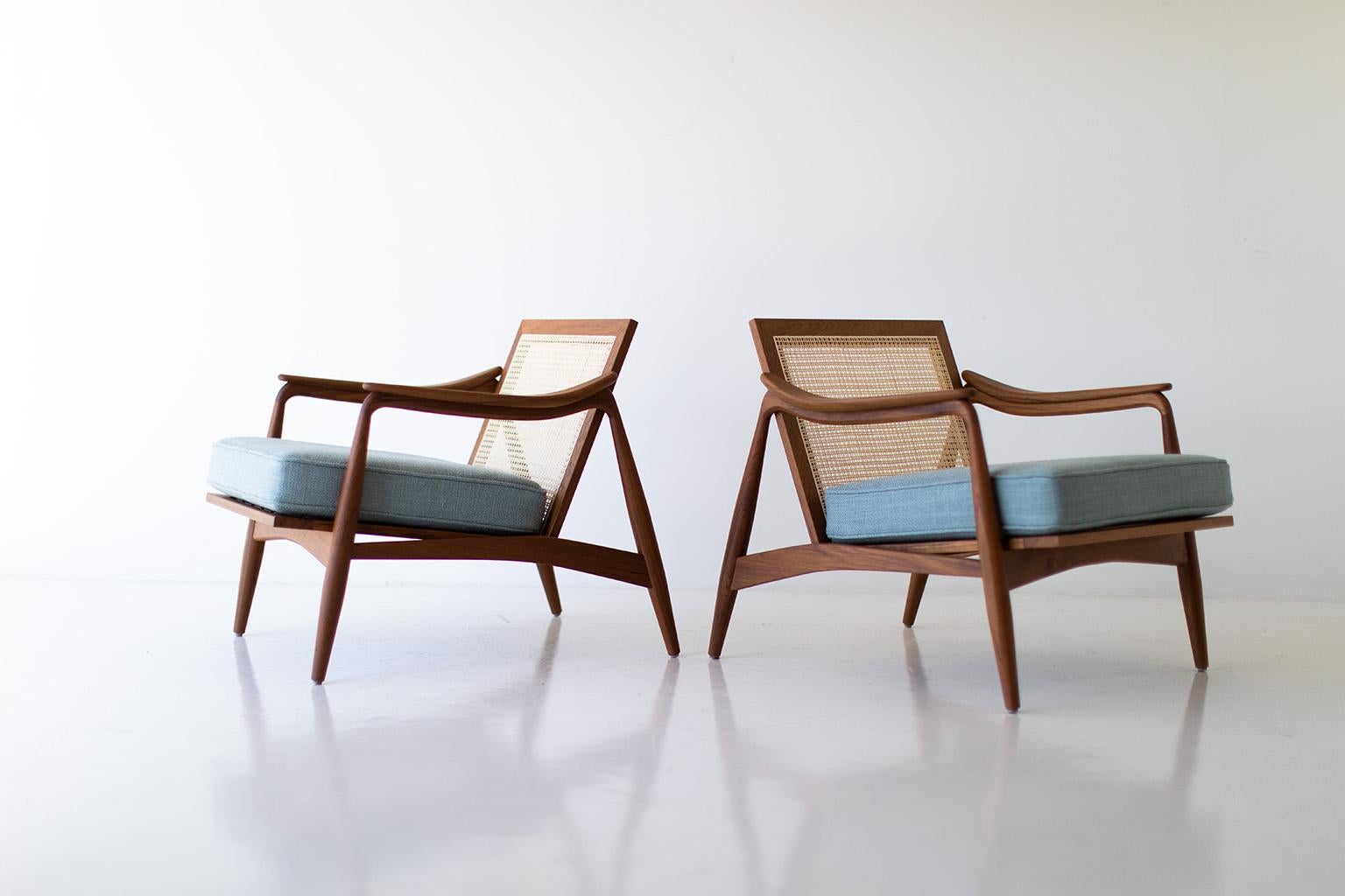 Chaises longues en teck à dossier canné Lawrence Peabody - 2001P

Ces fauteuils de salon en teck à dossier de canne Lawrence Peabody - 2001P pour Craft Associates Furniture sont fabriqués, cannés et rembourrés à la main par des artisans