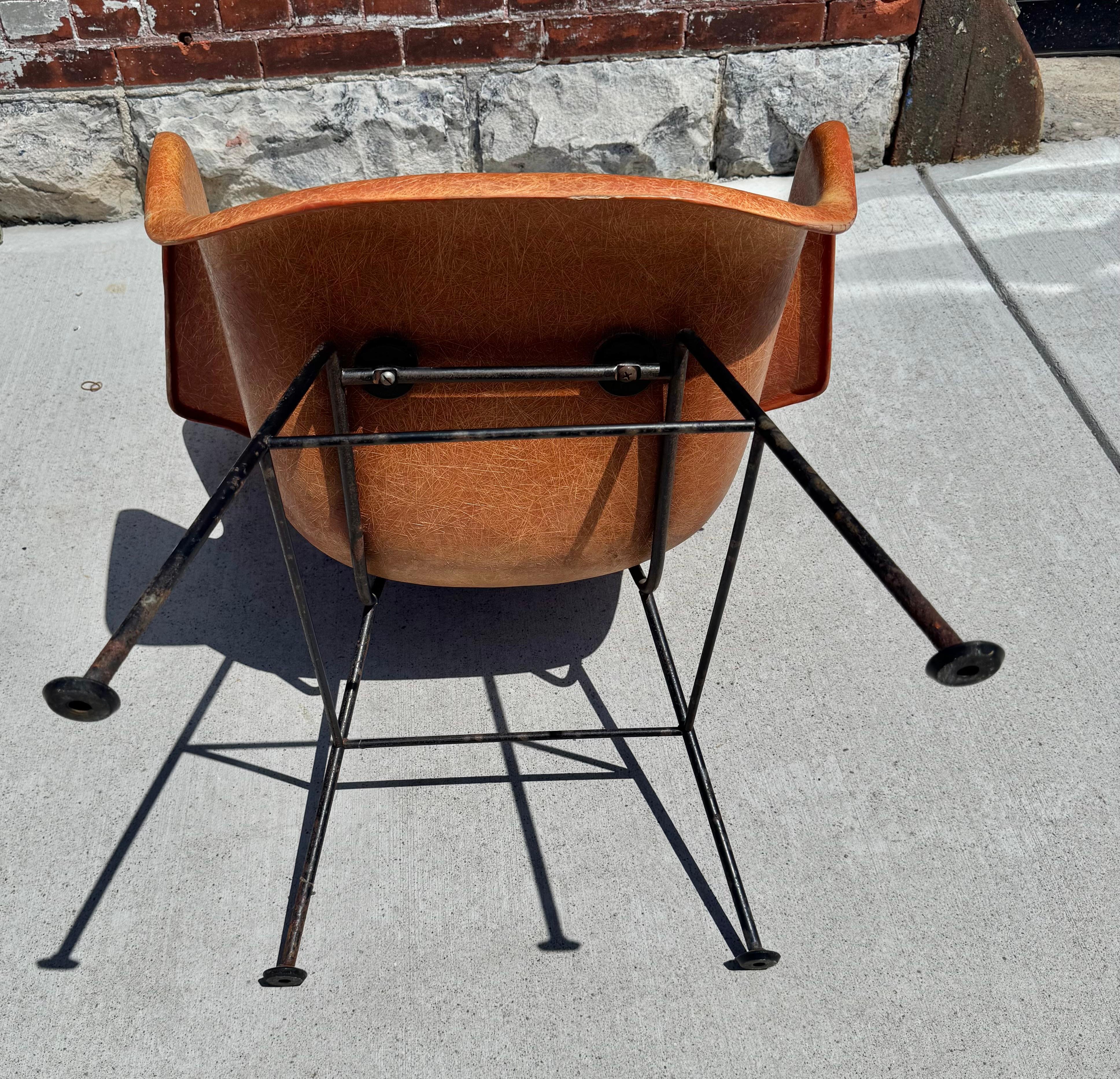 Lawrence Peabody Fiberglass Lounge Chair / Classic Mid Century Modern For Sale 1