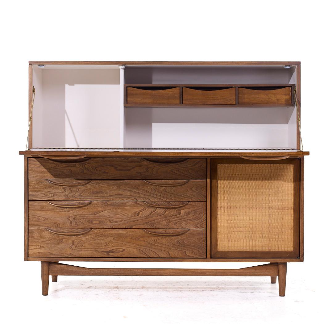 Lawrence Peabody per Nemschoff Scrivania Bar Credenza del Medioevo in vendita 3