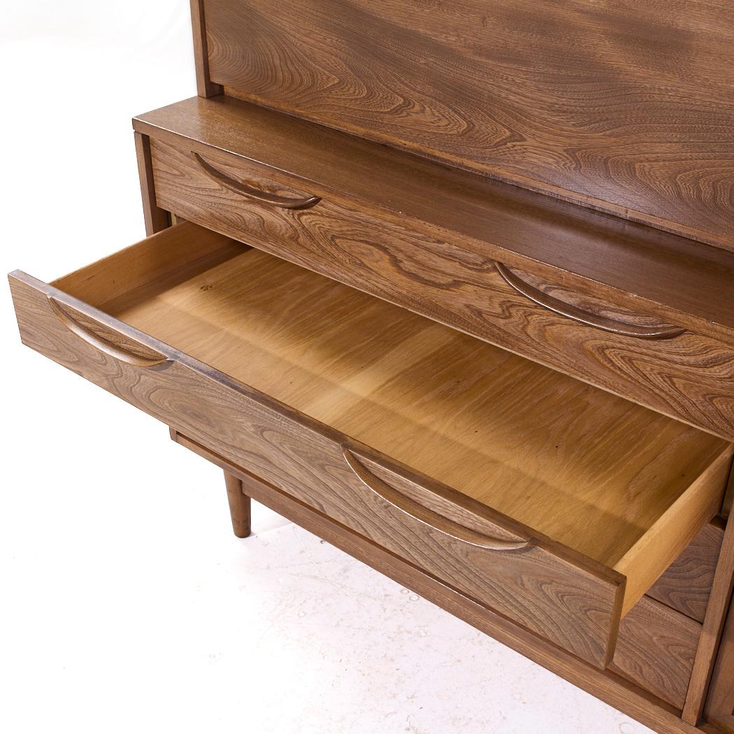 Lawrence Peabody per Nemschoff Scrivania Bar Credenza del Medioevo in vendita 1