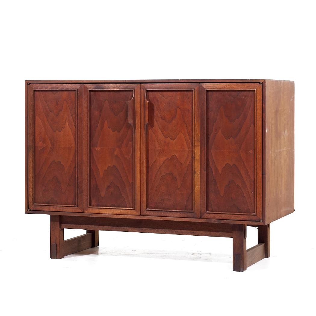 Late 20th Century Lawrence Peabody for Nemschoff Mid Century Walnut Dresser Chests - Pair For Sale