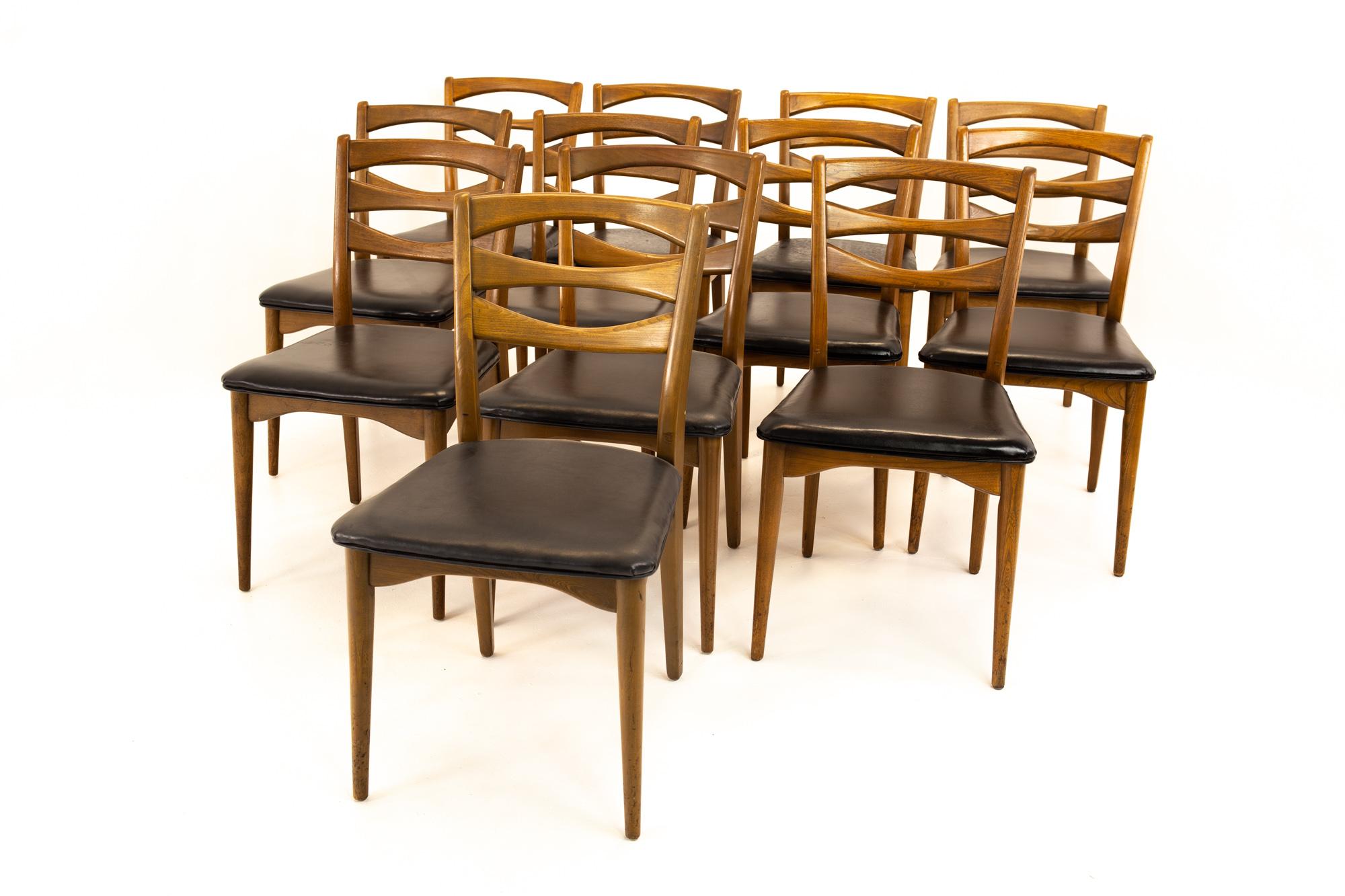 Lawrence Peabody for Nemschoff Model 300 mid century walnut dining chairs - set of 12.
Each chair measures: 18.75 wide x 21 deep x 32.25 high, with a seat height of 17.75 inches


All pieces of furniture can be had in what we call restored