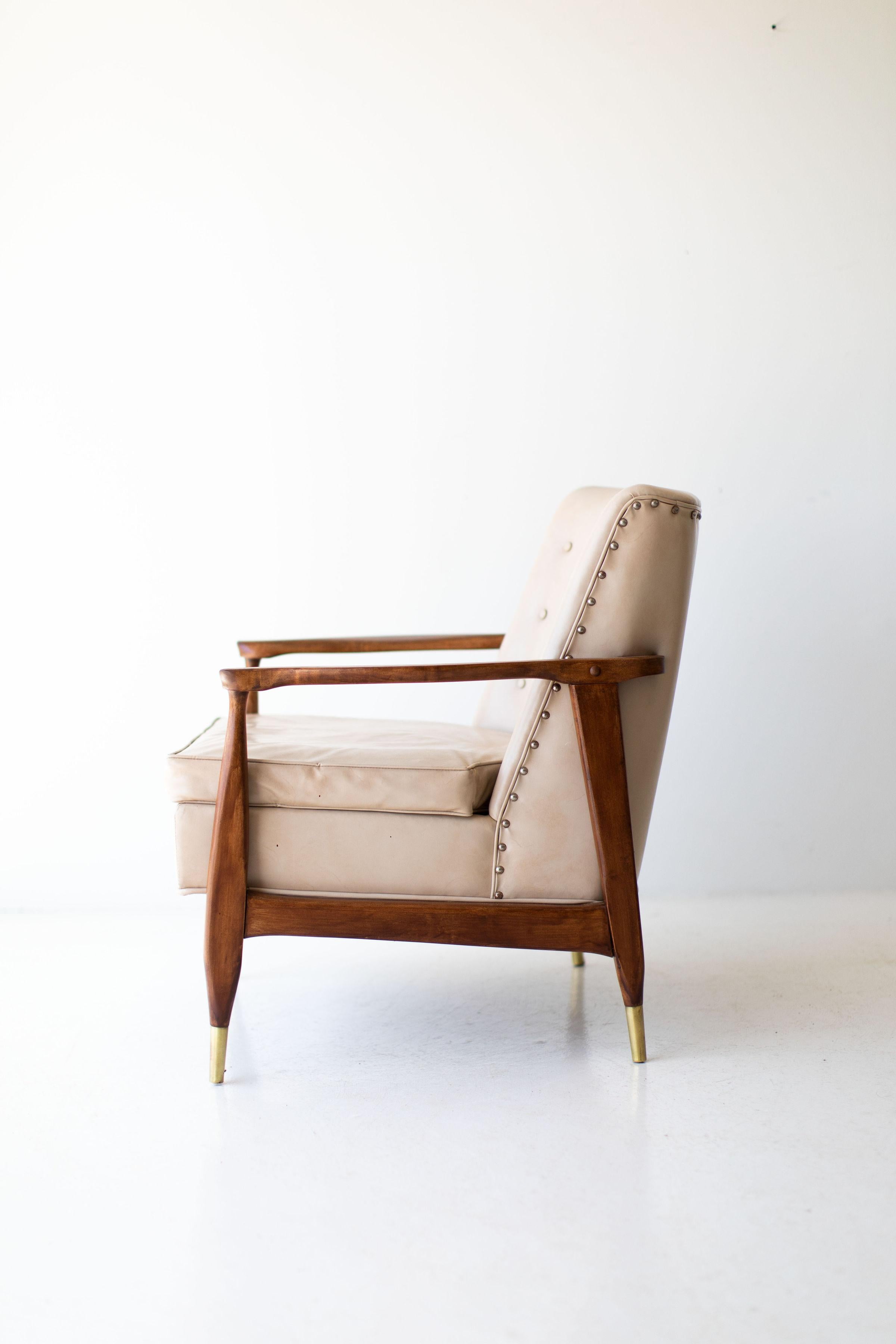 Designer: Lawrence Peabody. 

Manufacturer: Nemschoff.
Period or model: Mid-Century Modern. 
Specs: Wood, Vinyl

Condition: 

This Lawrence Peabody lounge chair for Nemschoff is in original condition. The chair retains its original vinyl