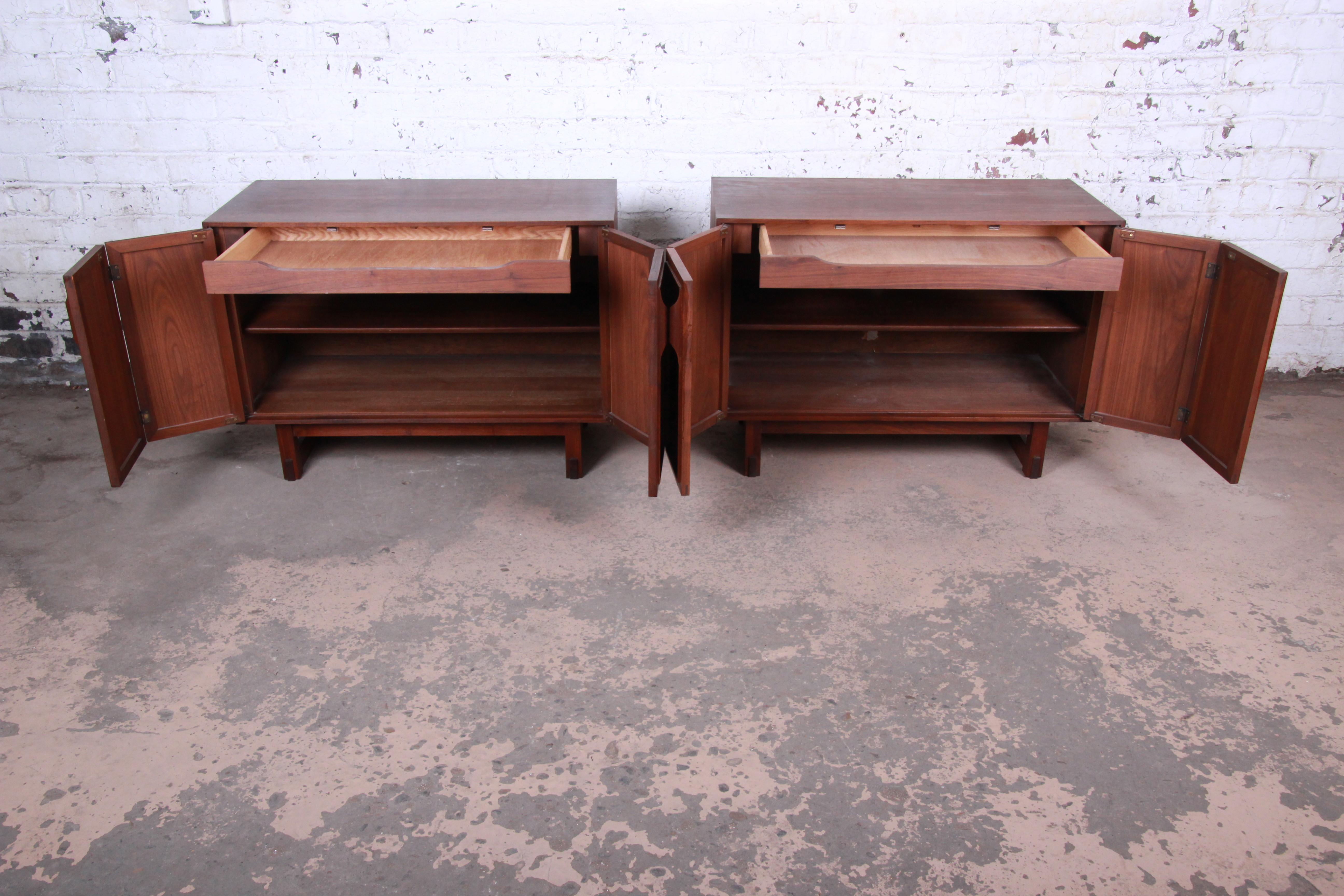Lawrence Peabody Mid-Century Modern Walnut Cabinets or Large Bedside Chests 3