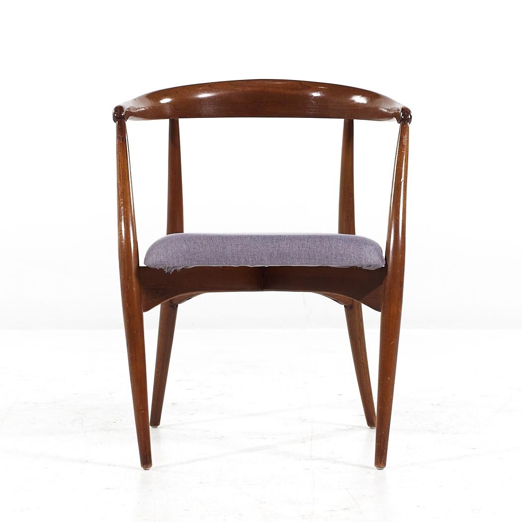 Lawrence Peabody Mid Century Walnut Dining Chair - Pair In Good Condition For Sale In Countryside, IL