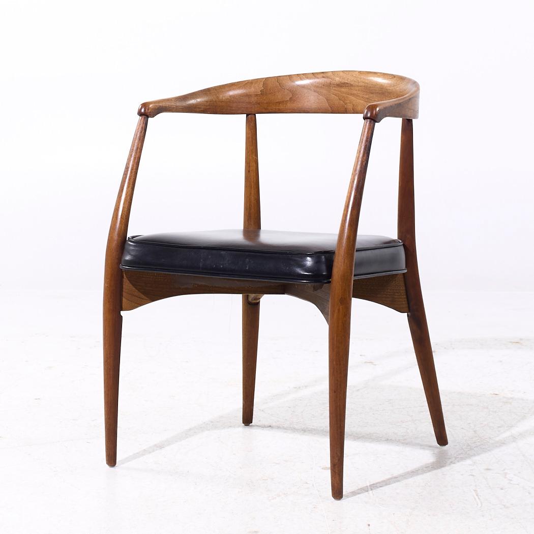 Sedie da pranzo in legno di noce Lawrence Peabody - Set di 6 in vendita 6