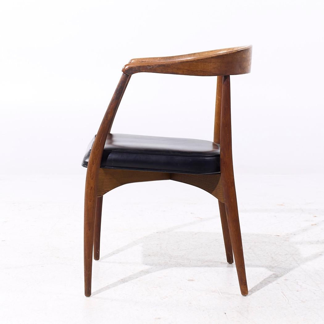 Sedie da pranzo in legno di noce Lawrence Peabody - Set di 6 in vendita 7