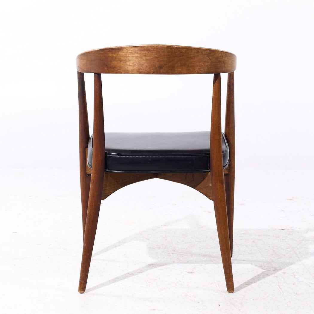 Sedie da pranzo in legno di noce Lawrence Peabody - Set di 6 in vendita 8