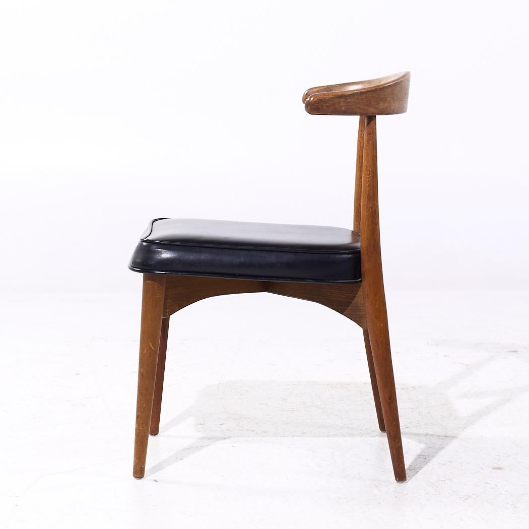 Tappezzeria Sedie da pranzo in legno di noce Lawrence Peabody - Set di 6 in vendita