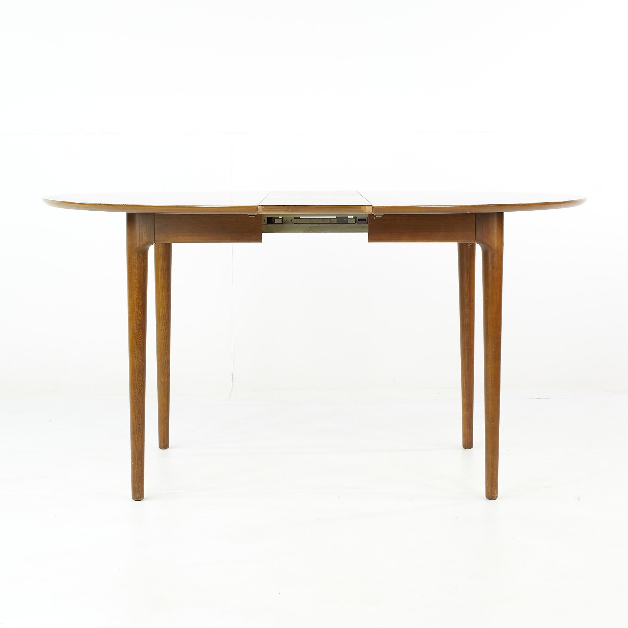 Lawrence Peabody Mid Century Walnut Dining Table with 2 Leaves For Sale 2