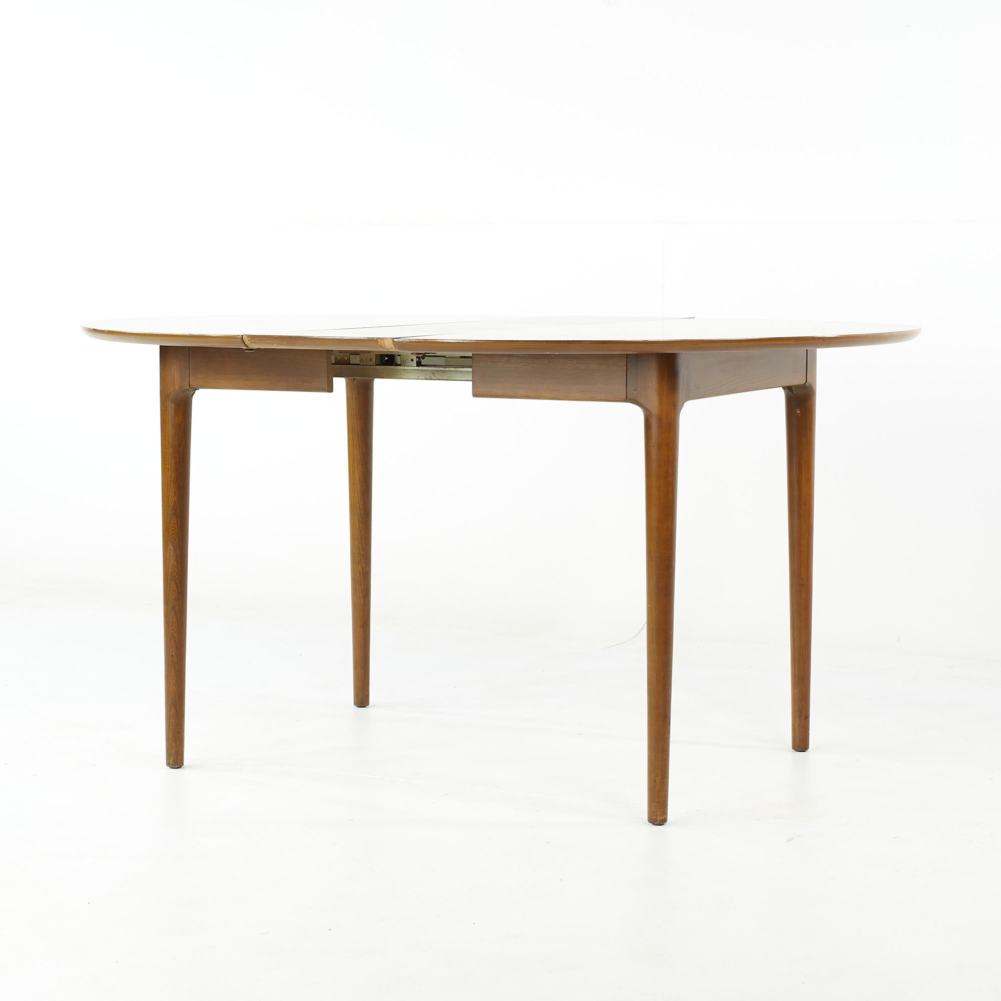 Lawrence Peabody Mid Century Walnut Dining Table with 2 Leaves For Sale 3