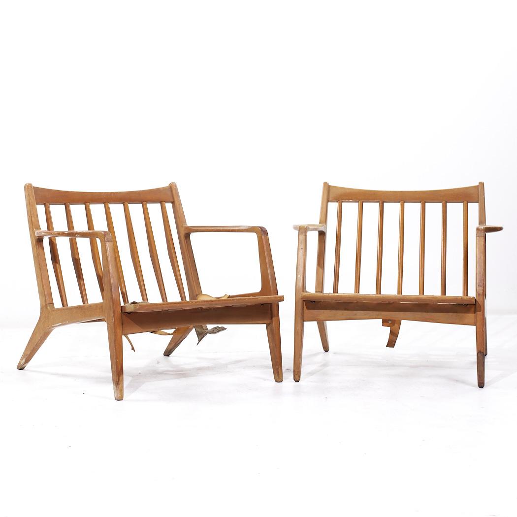Lawrence Peabody Mid Century Walnut Lounge Chairs - Pair

Each lounge chair measures: 30.5 wide x 32.5 deep x 26.75 high, with a seat height of 12.25 (sans seat cushion) and arm height/chair clearance 21 inches

All pieces of furniture can be had in