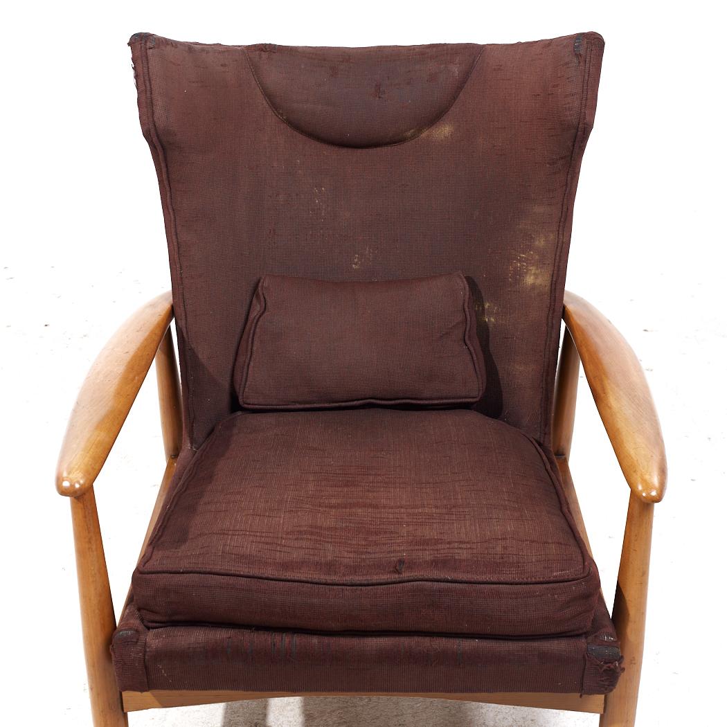 Lawrence Peabody Mid Century Wingback Lounge Chair For Sale 2