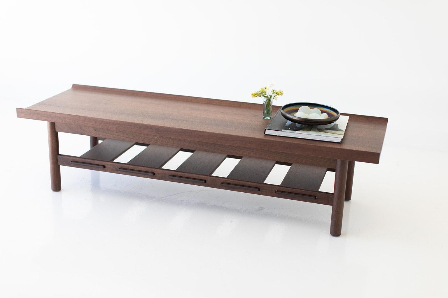 Lawrence Peabody:: moderner Couchtisch für Craft Associates Furniture (Walnuss) im Angebot