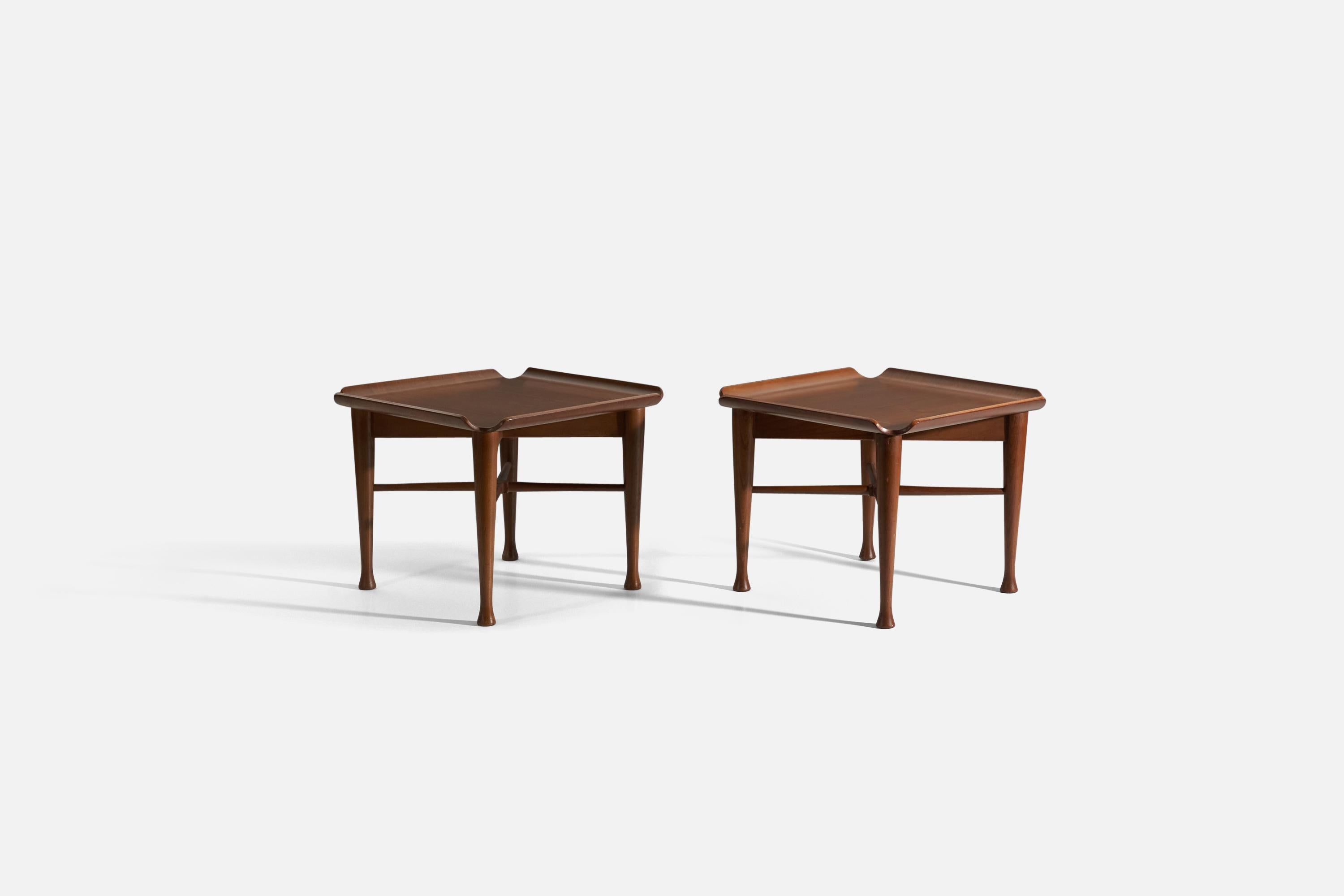 Mid-Century Modern Lawrence Peabody, Pair of Side Tables or End Tables, Walnut, United States 1960s For Sale