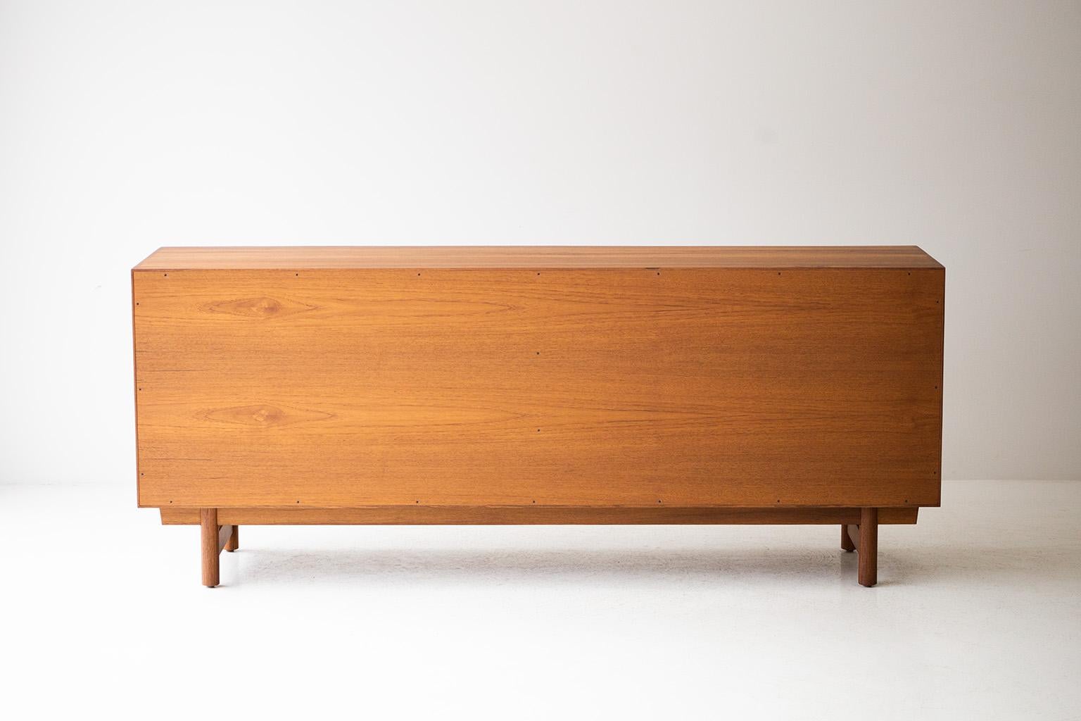 American Lawrence Peabody Teak Dresser 2202P for Craft Associates Furniture For Sale