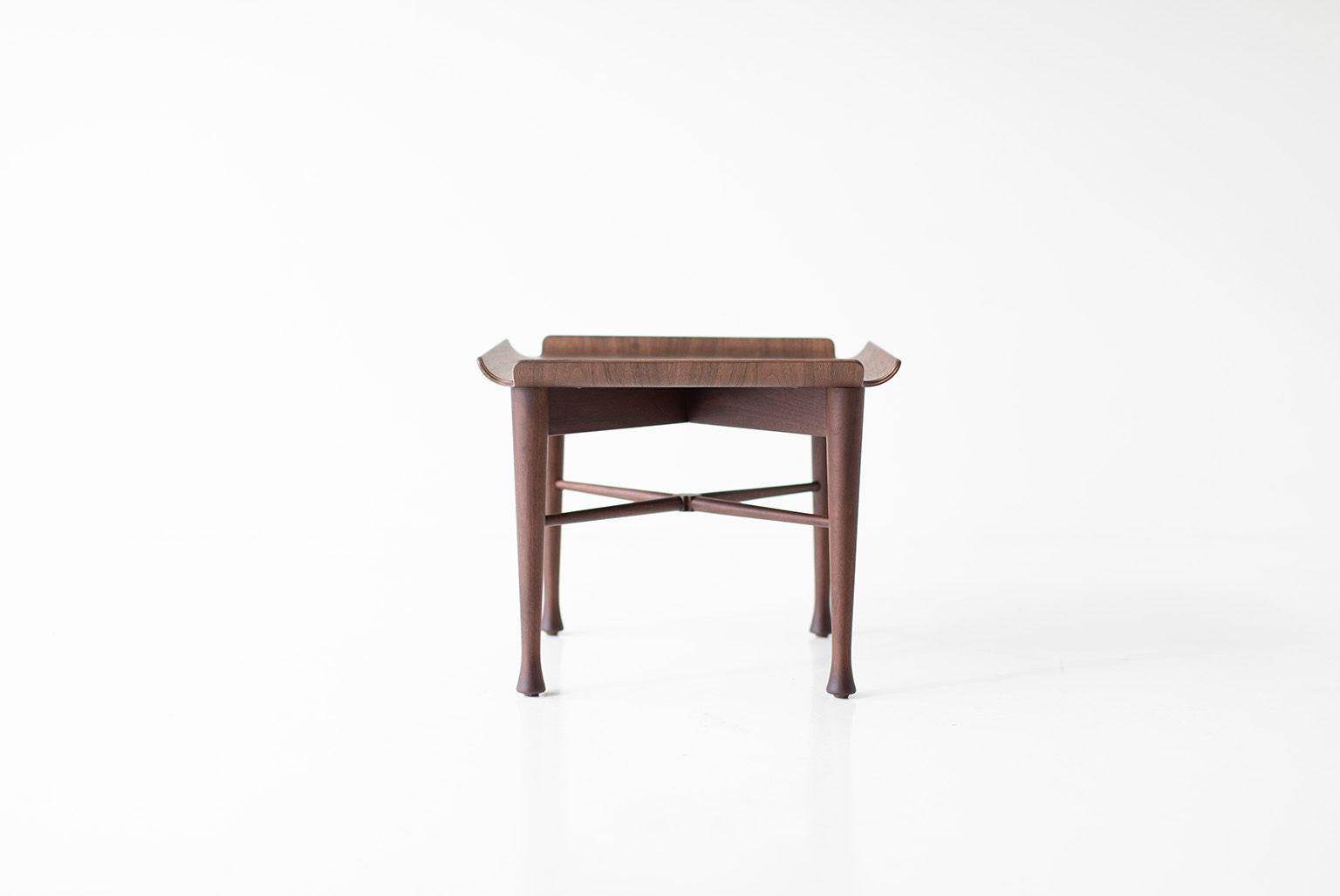 Lawrence Peabody: Beistelltisch aus Nussbaumholz für Craft Associates Furniture im Angebot 3