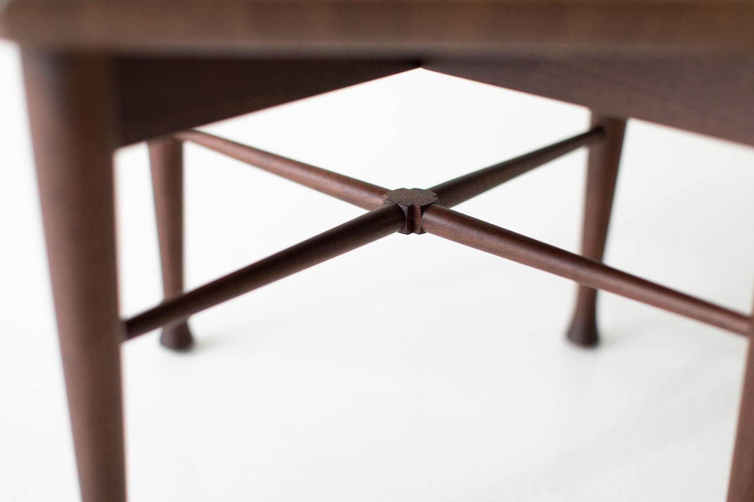 Lawrence Peabody: Beistelltisch aus Nussbaumholz für Craft Associates Furniture (21. Jahrhundert und zeitgenössisch) im Angebot