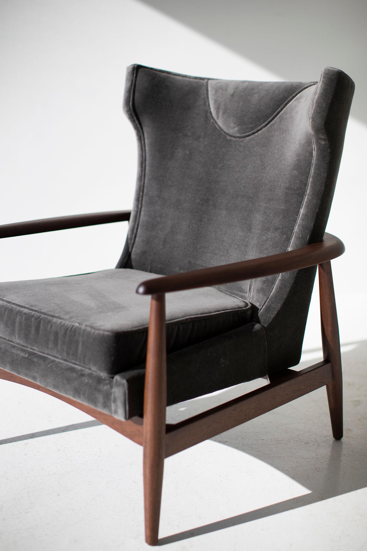 Moderne Lawrence Peabody Wing Chair pour Craft Associates en vente