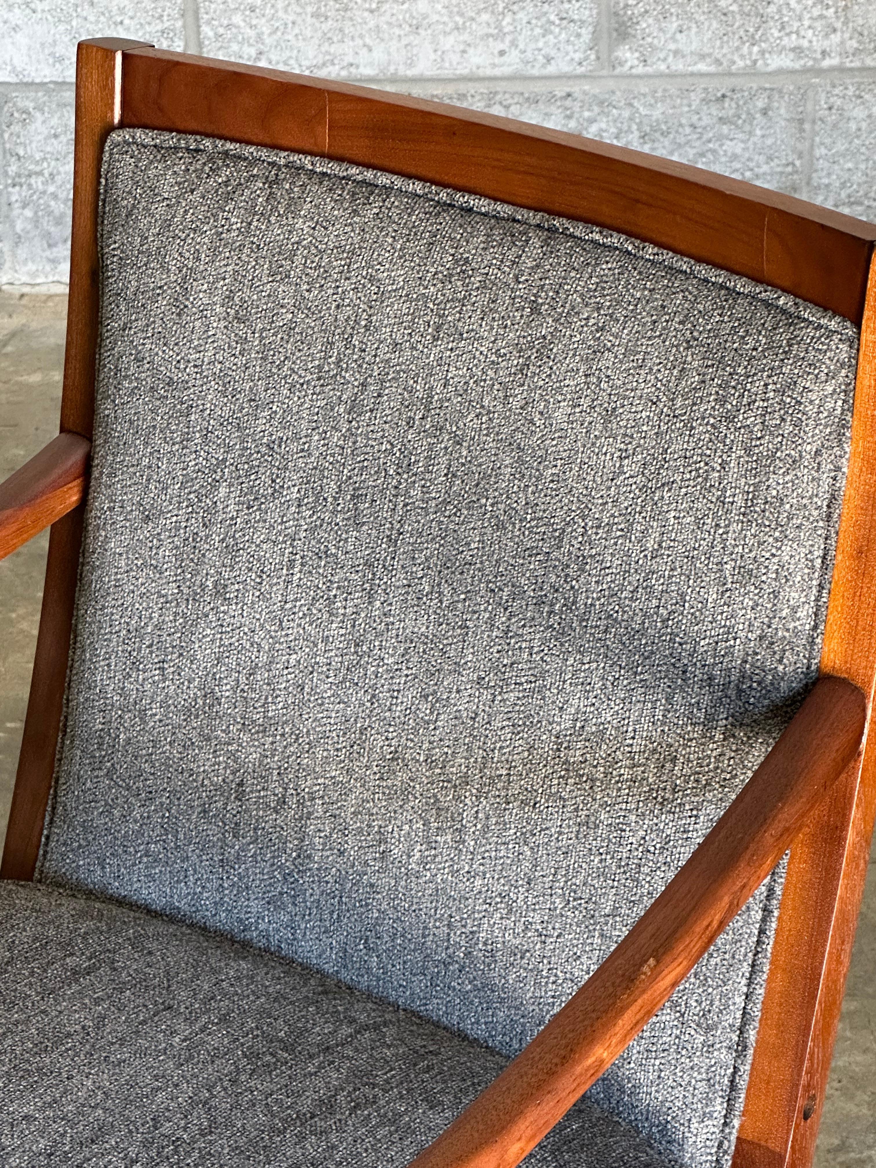 Lawrence Peadbody for Richardson Nemschoff Lounge Chairs- A Pair For Sale 2