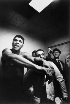 Muhammad Ali nach dem Sieg über Floyd Patterson, 1965 von Lawrence Schiller