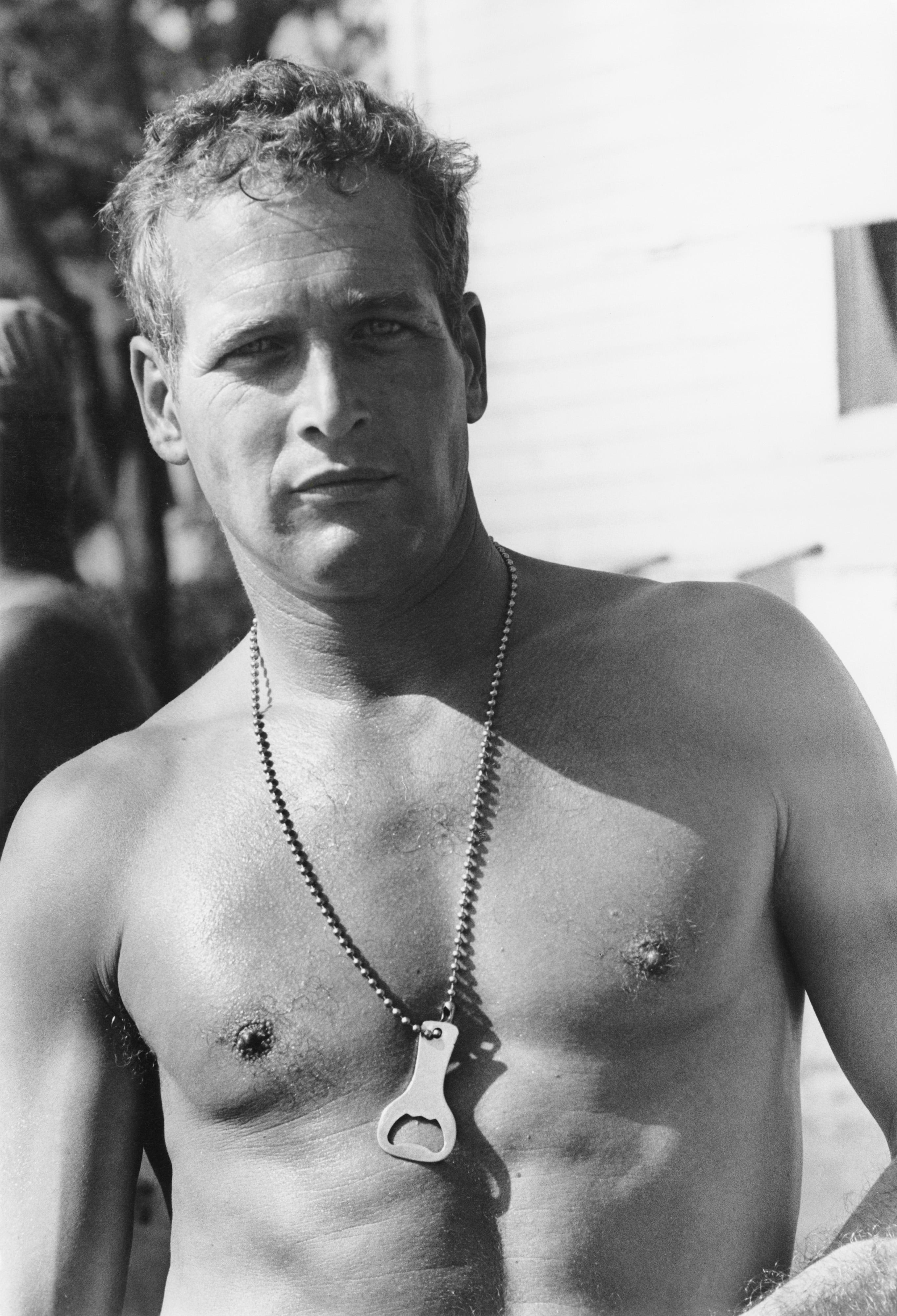 Lawrence Schiller Black and White Photograph – Paul Newman, „Kühler Hand Luke“, 1966