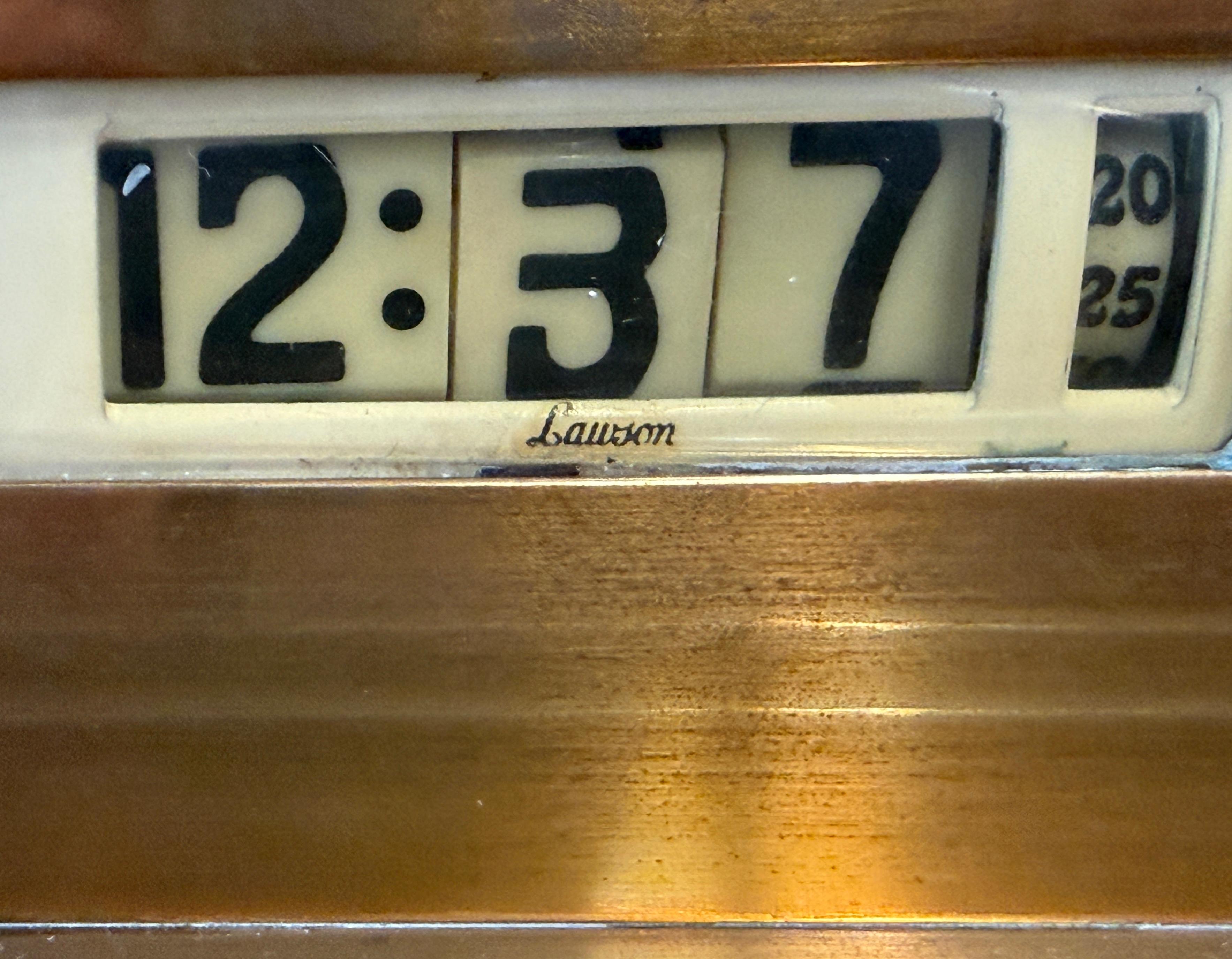 Lawson Art Deco Copper Clock in Working Order en Bueno estado para la venta en Palm Springs, CA