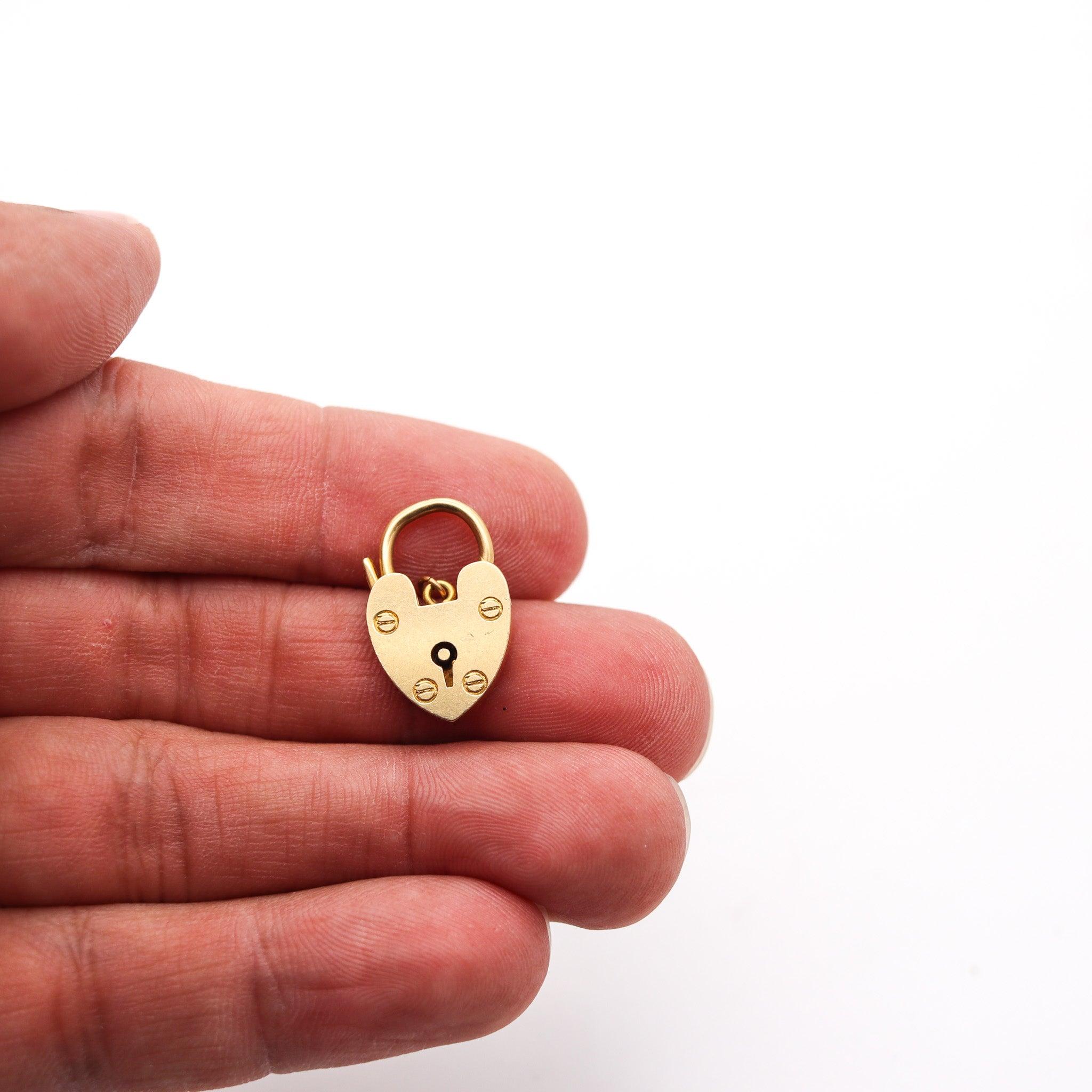LAWSON WARD & GAMMAGE 1910 Edwardian Heart Shaped Lover Padlock In 18Kt Gold 3