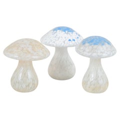 Laxå Glashytta. Set of three decorative mushrooms in art glass. 1970s/80s
