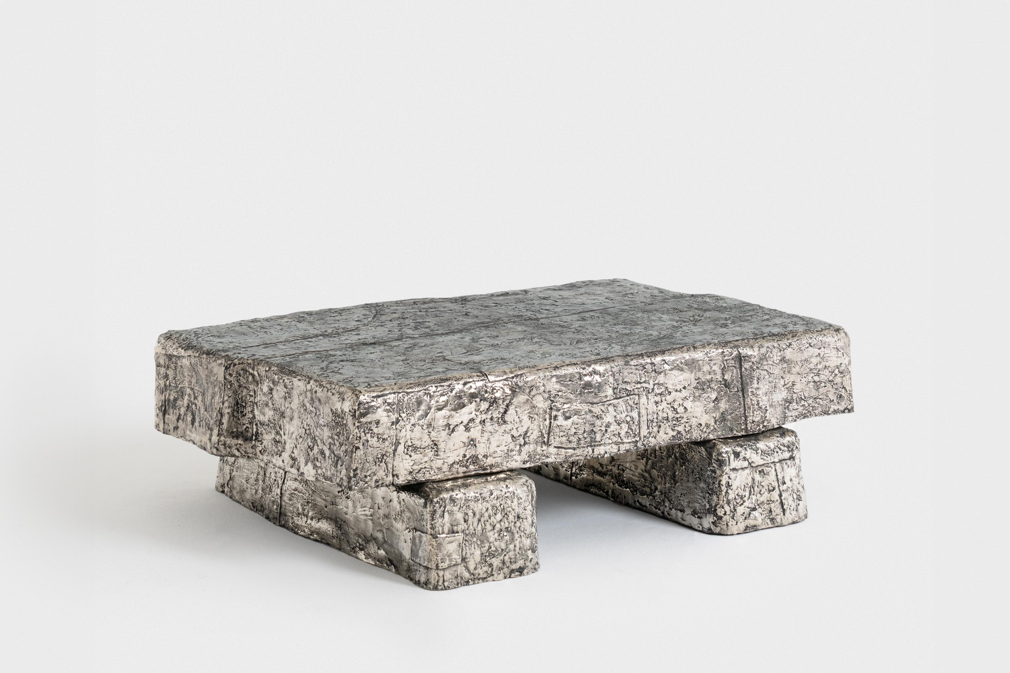 “Layer Over Layer” Coffee Table in Cast White Bronze by Linde Freya Tangelder In Excellent Condition For Sale In Milano, Lombardia