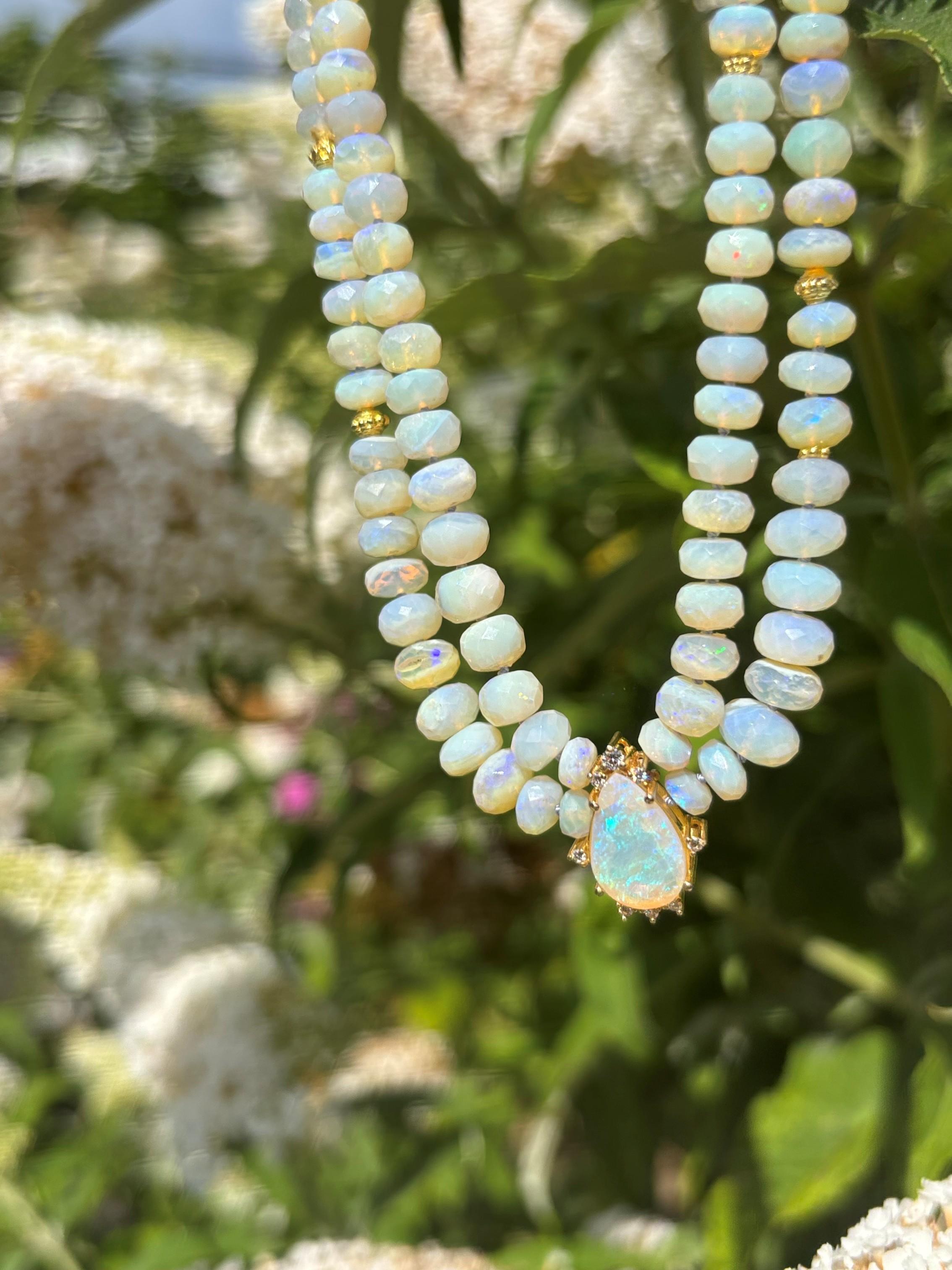 Collier d'opale australienne Lightning Ridge en or 18K avec diamants et strates Neuf - En vente à GOES, NL