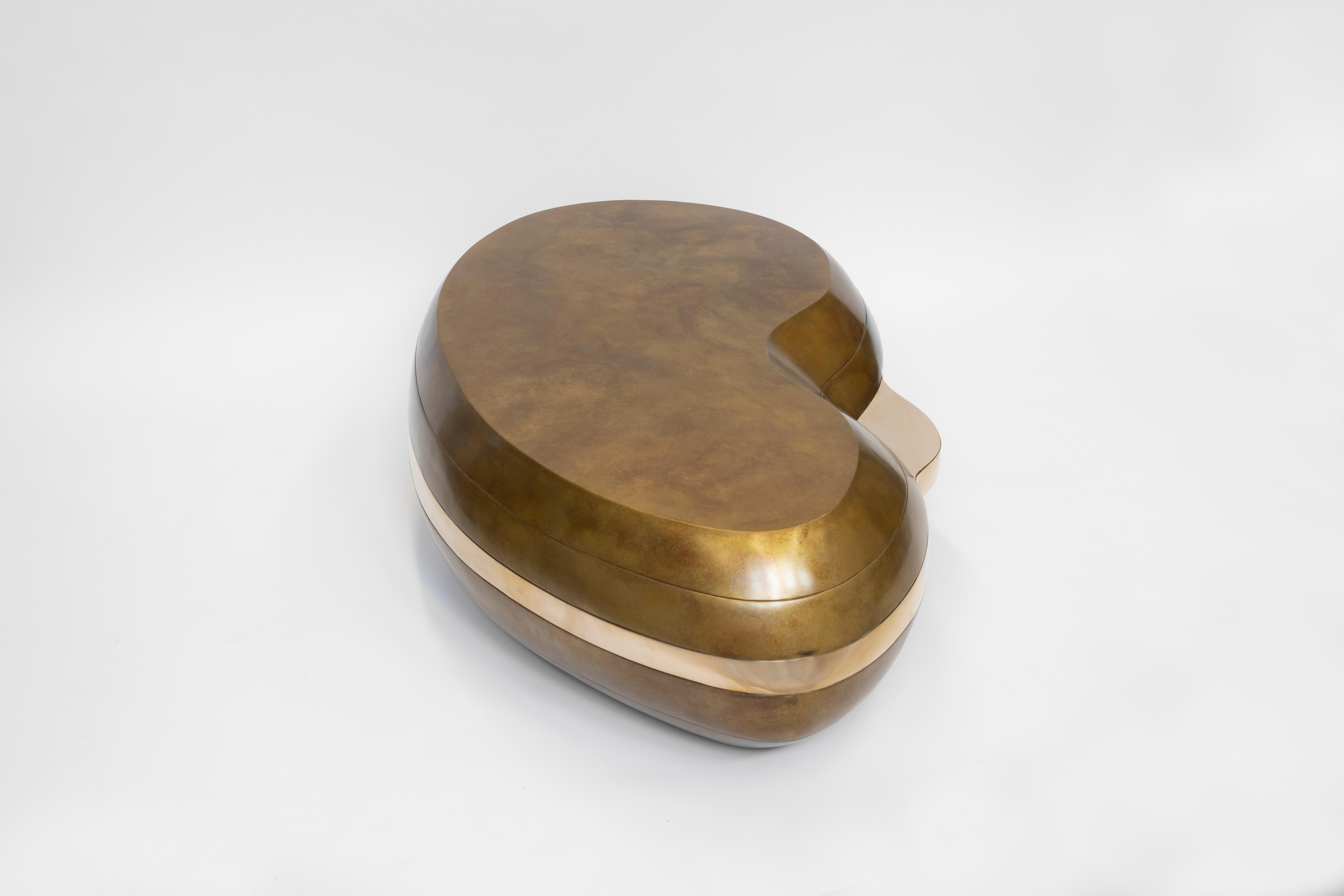 Konekt Mehrlagiger Couchtisch aus patinierter und polierter Bronze (21. Jahrhundert und zeitgenössisch) im Angebot