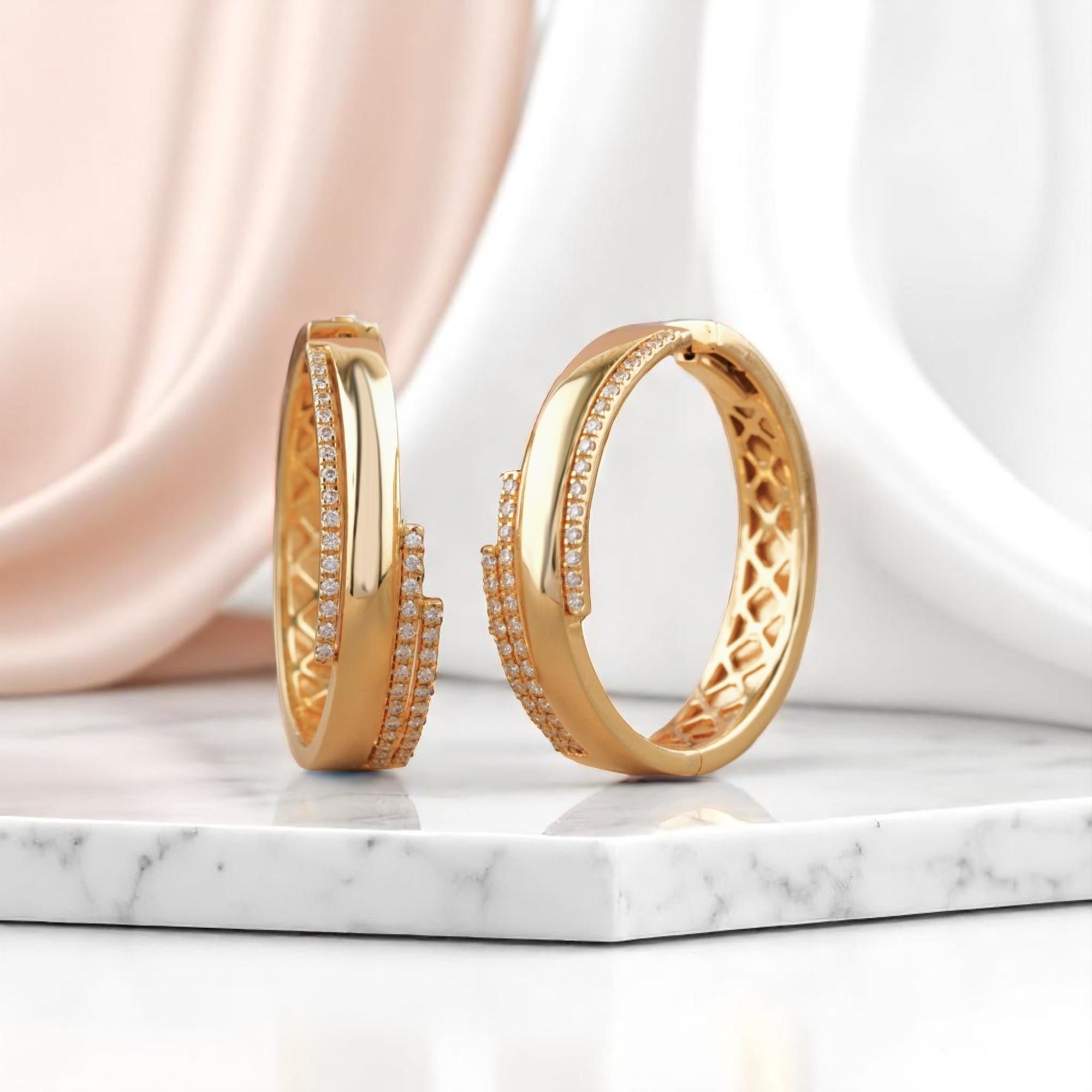 Taglio rotondo Orecchini a cerchio con diamanti a strati in oro massiccio 14k (certificati) in vendita