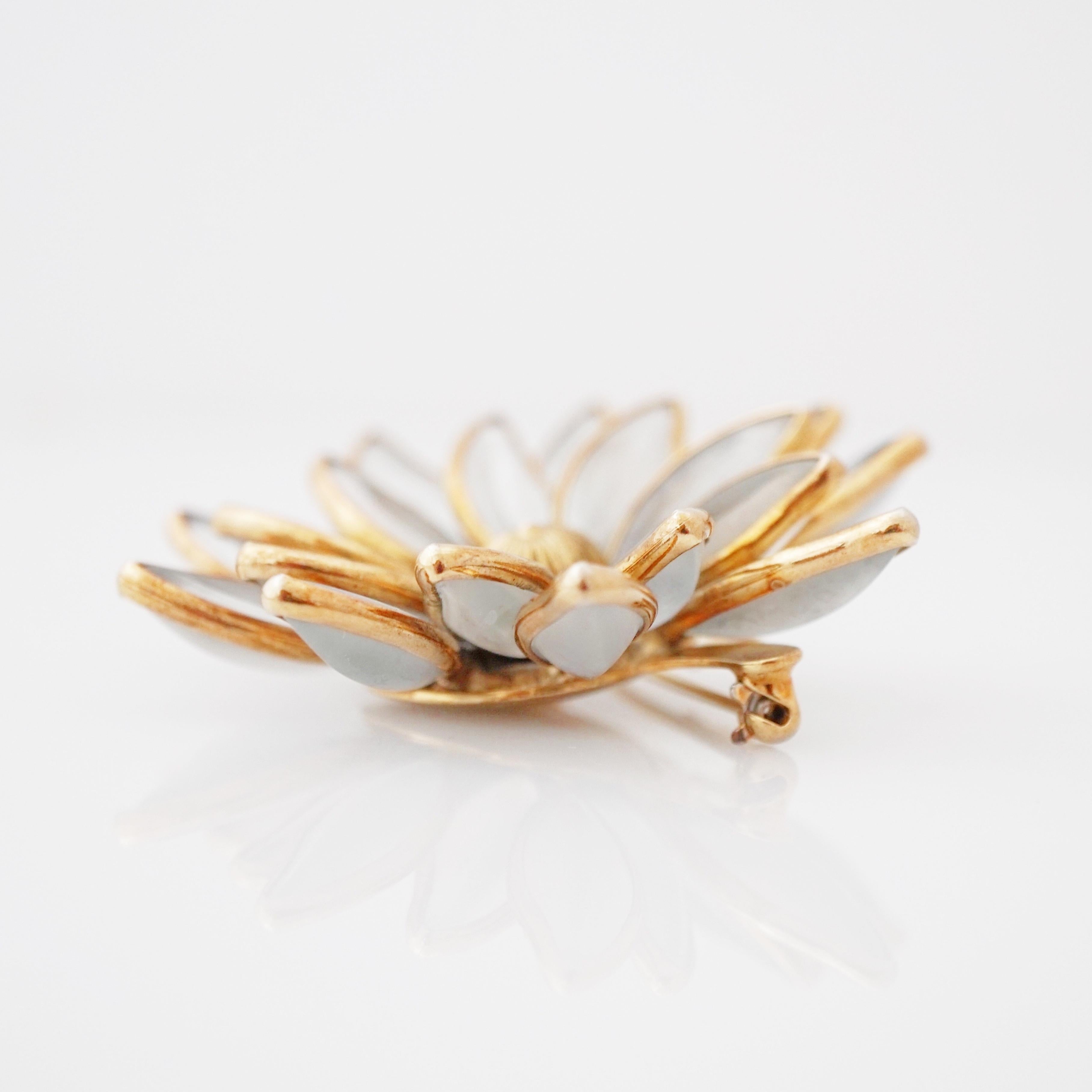 Modern Layered Flower Poured Frosted Glass Dimensional Brooch By Crown Trifari, 1950s