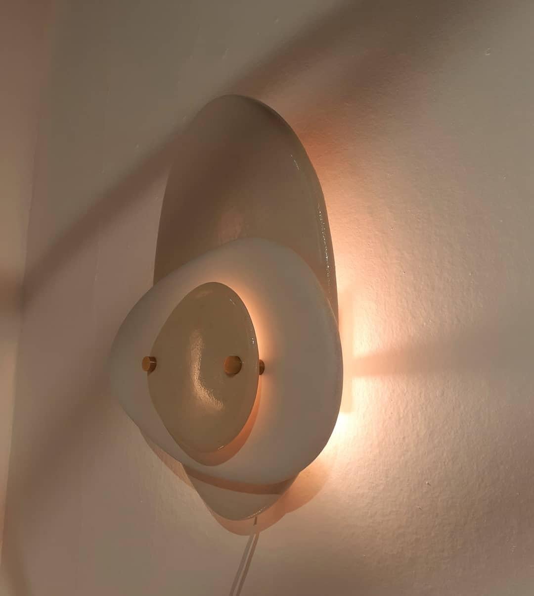 Layered Off-White Organic Ceramic Contemporary Wall Sconce by Elsa Foulon For Sale 10