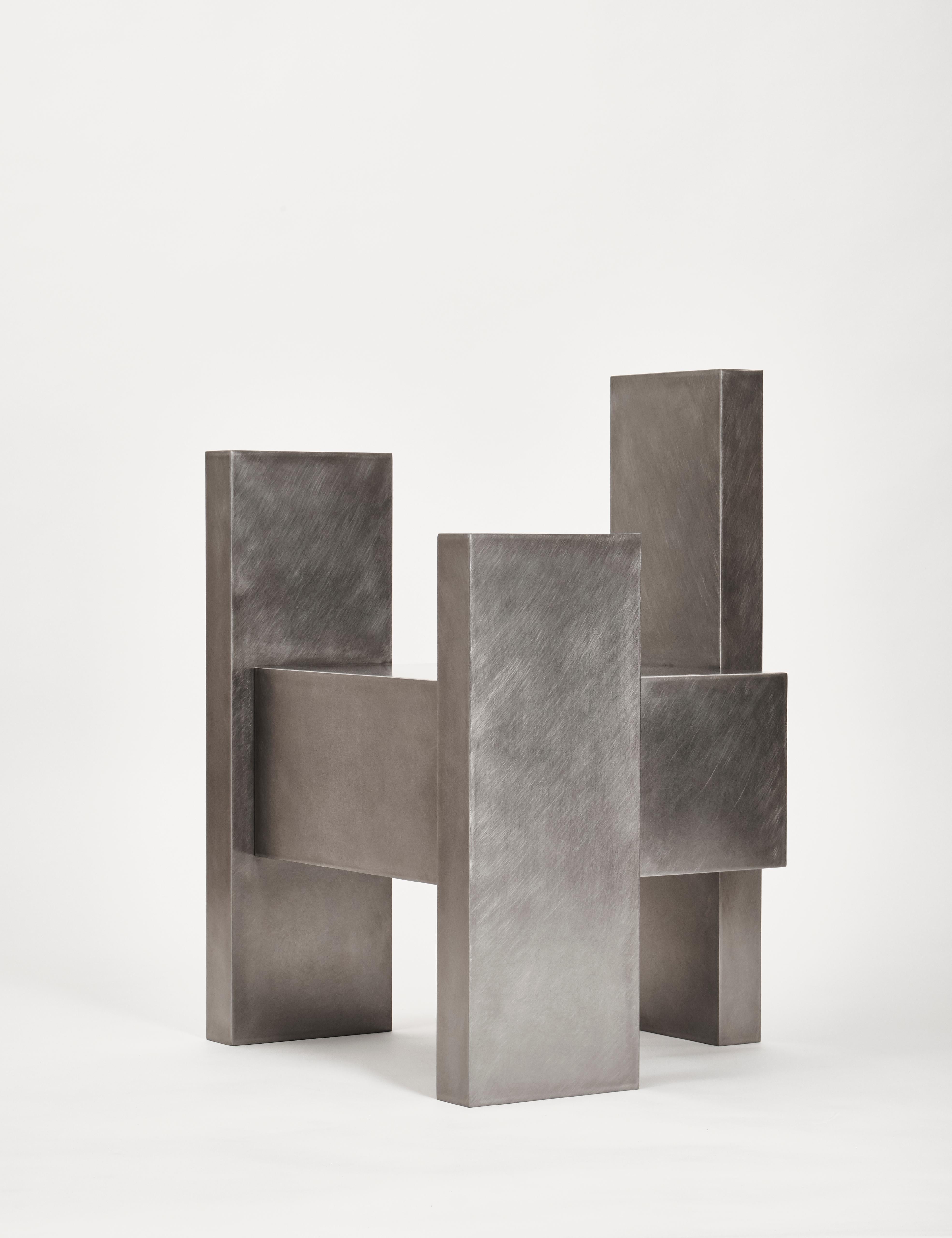 Sgabello a strati in acciaio di Hyungshin Hwang
2020
Dimensioni: D 51 x L 54 x H 75 cm
Materiali: Acciaio inossidabile

Layered Series è il tema e il concetto principale del lavoro di Hwang, che continua il suo esperimento basato sulla