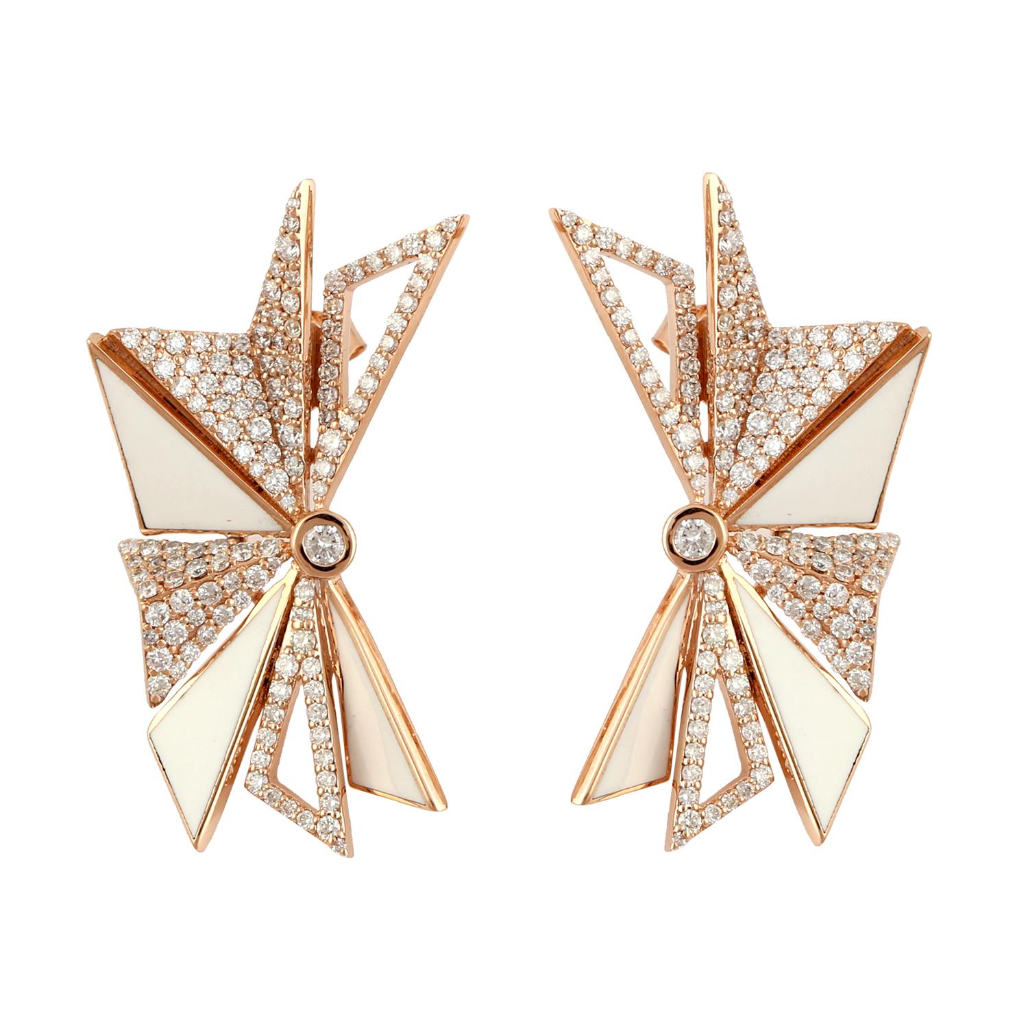 Mehrschichtige Ohrringe aus weißem Keramikband im Schleifendesign mit VS-Diamanten im Zustand „Neu“ im Angebot in New York, NY