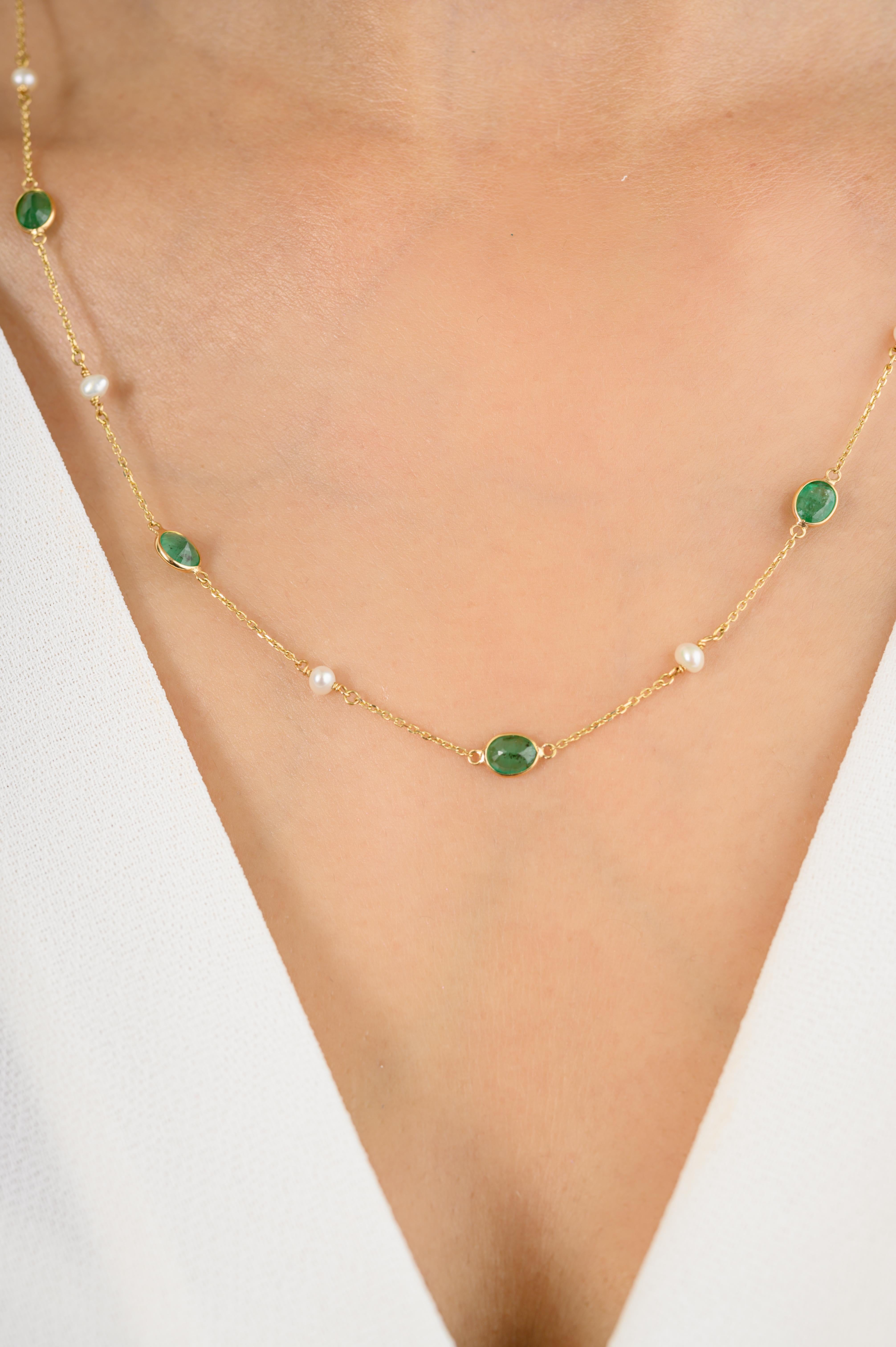 Layering Emerald Pearl Delicate Chain Necklace Gift for Mom in 18k Yellow Gold For Sale 4