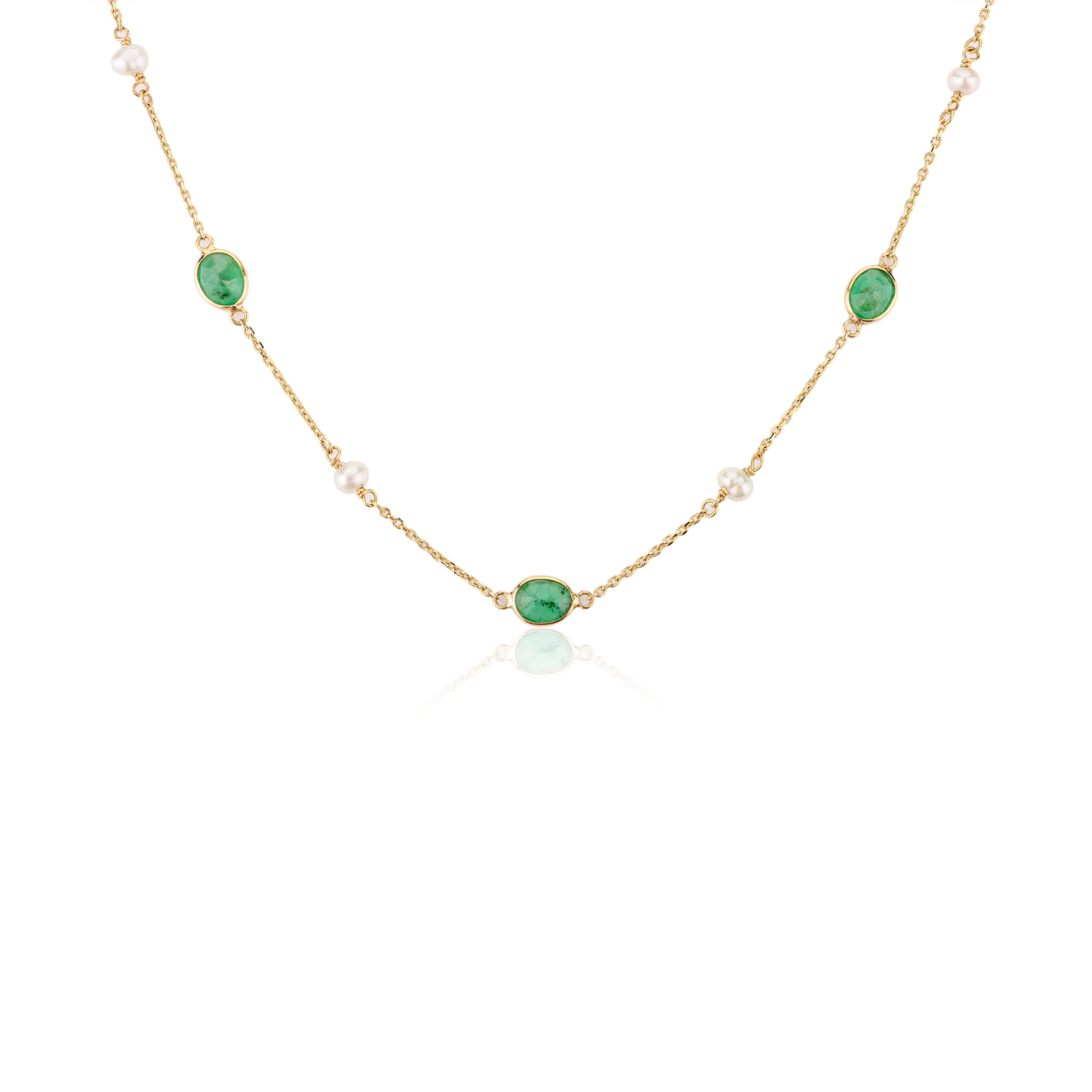 Layering Emerald Pearl Delicate Chain Necklace Gift for Mom in 18k Yellow Gold In New Condition For Sale In New York, NY
