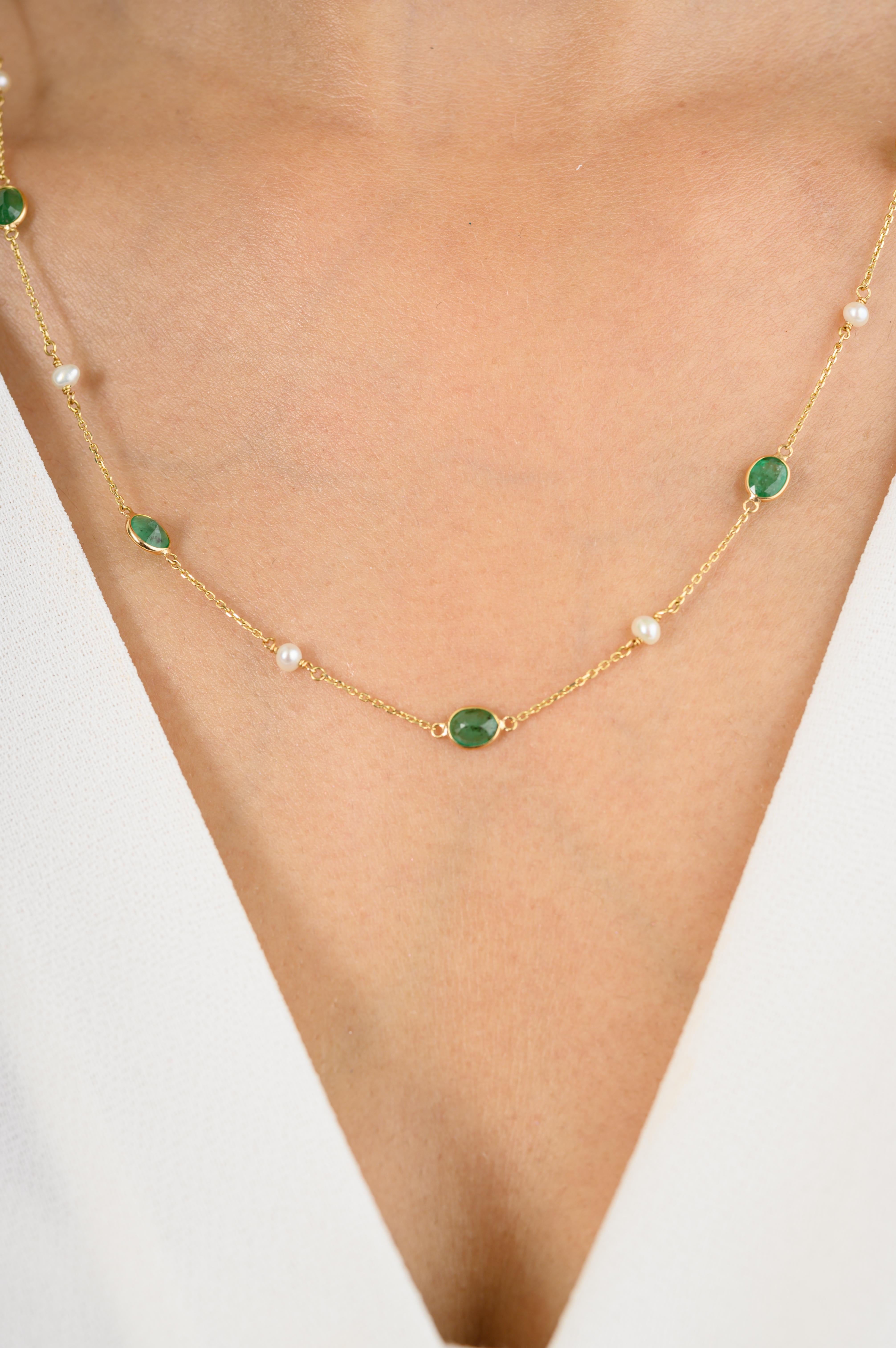 Women's Layering Emerald Pearl Delicate Chain Necklace Gift for Mom in 18k Yellow Gold For Sale